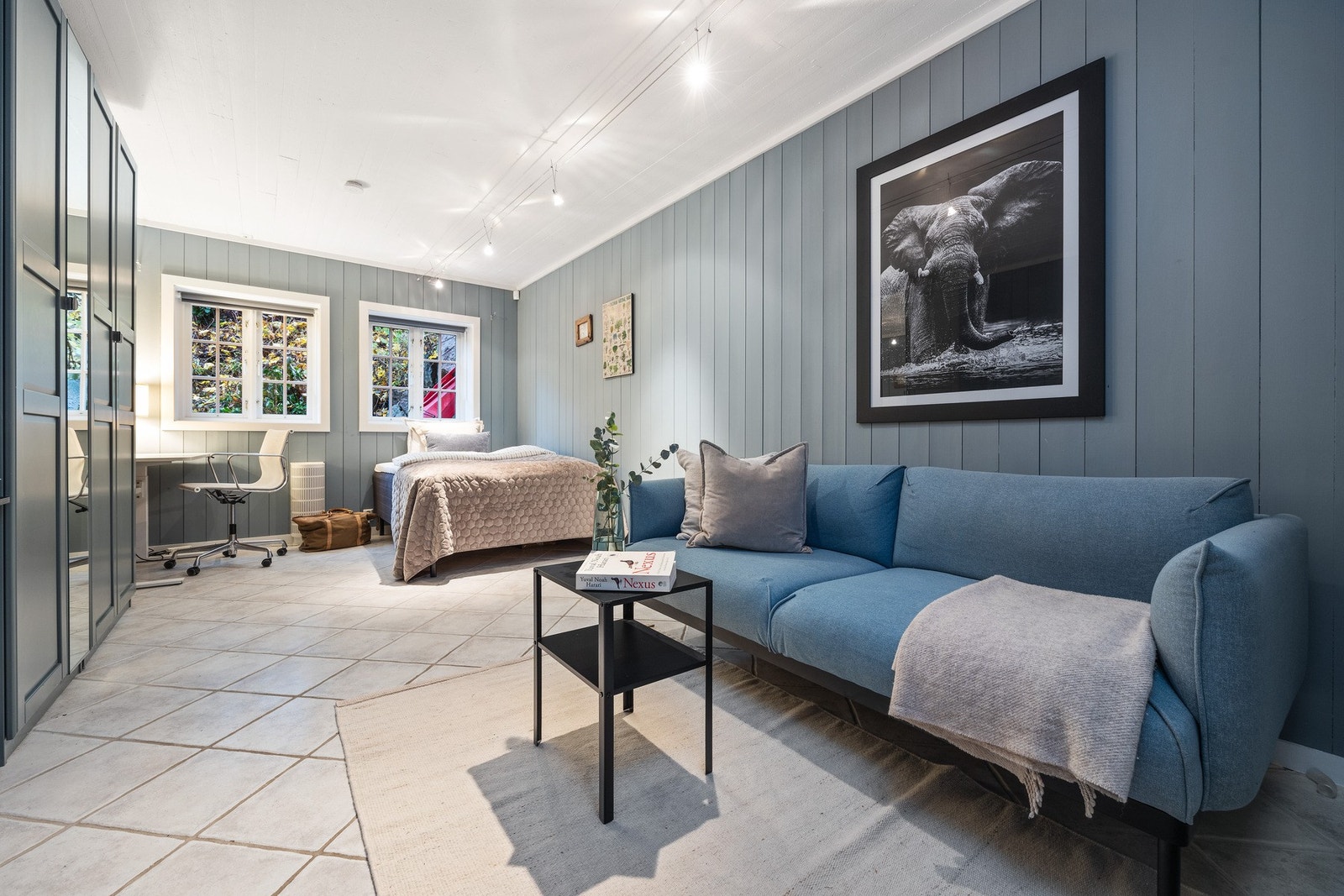 Én av to hybeldeler i underetasjen, begge med egen adkomst og fleksibel bruk. Galleribilde