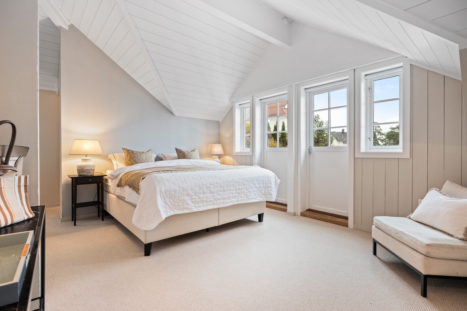 I andre etasje ligger den gjennomførte foreldresuiten - en privat og luksuriøs avdeling av boligen. Galleribilde