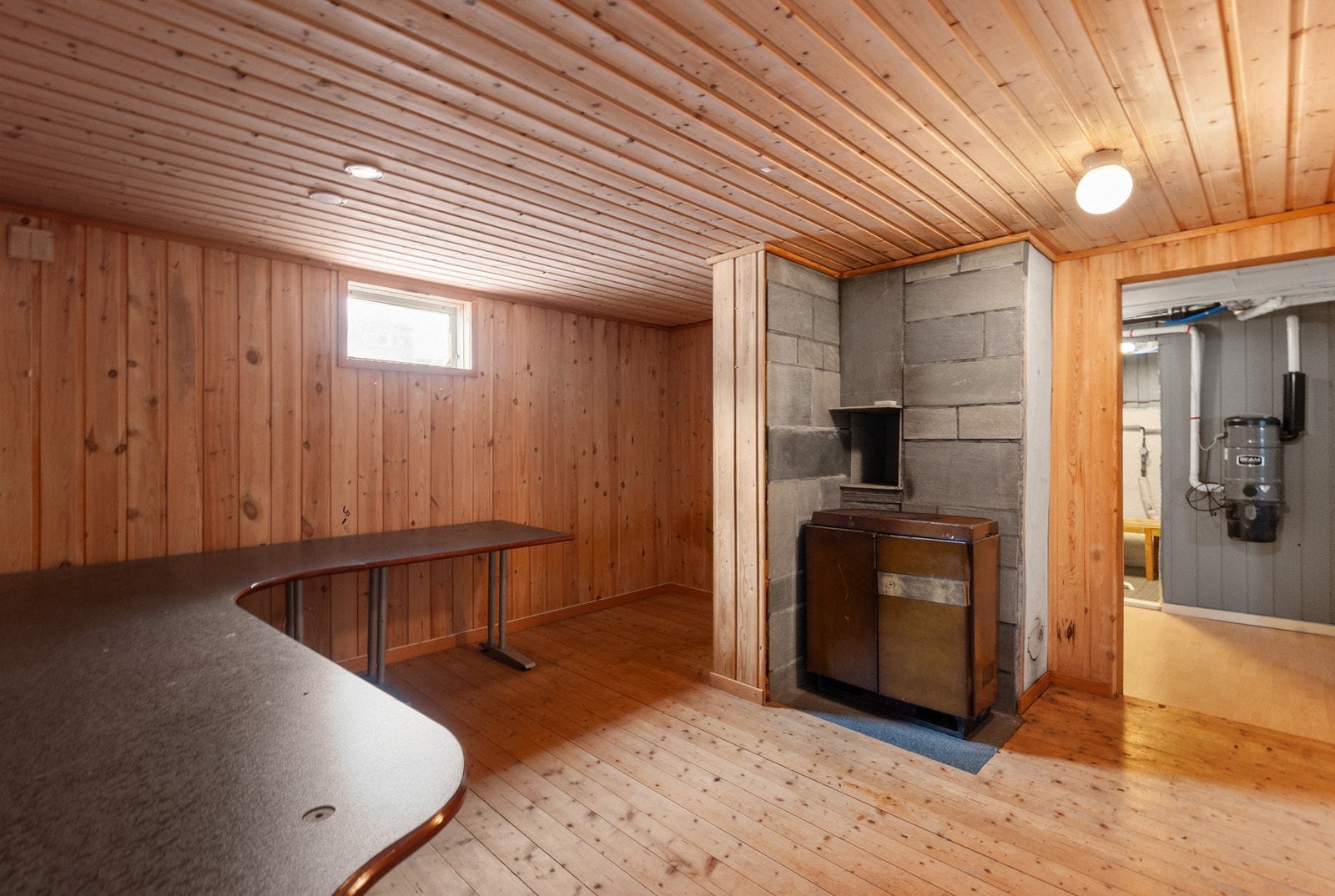 Rom i kjeller. Galleribilde