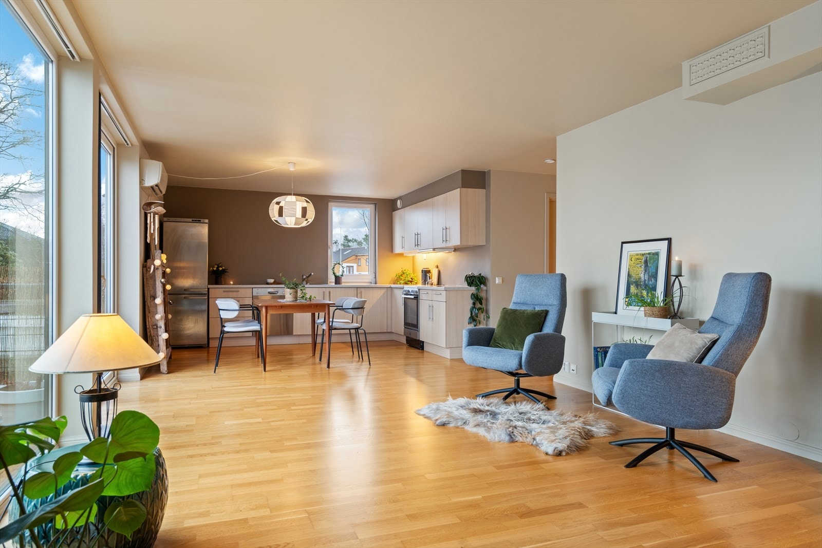 Velkommen til Kalvatævegen 101D, presentert av Eiendomsmegler 1 Karmøy v/ Ingeborg Gangsøy Pedersen. Foto: Vestbris Galleribilde