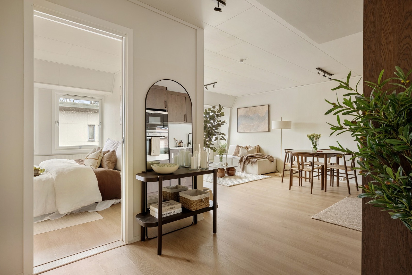 Soverommet har tilkomst fra entrèen. Galleribilde