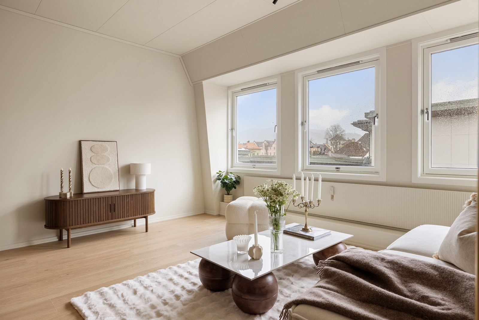 Radiatorovnen gir god varme til leiligheten om vinteren. Galleribilde