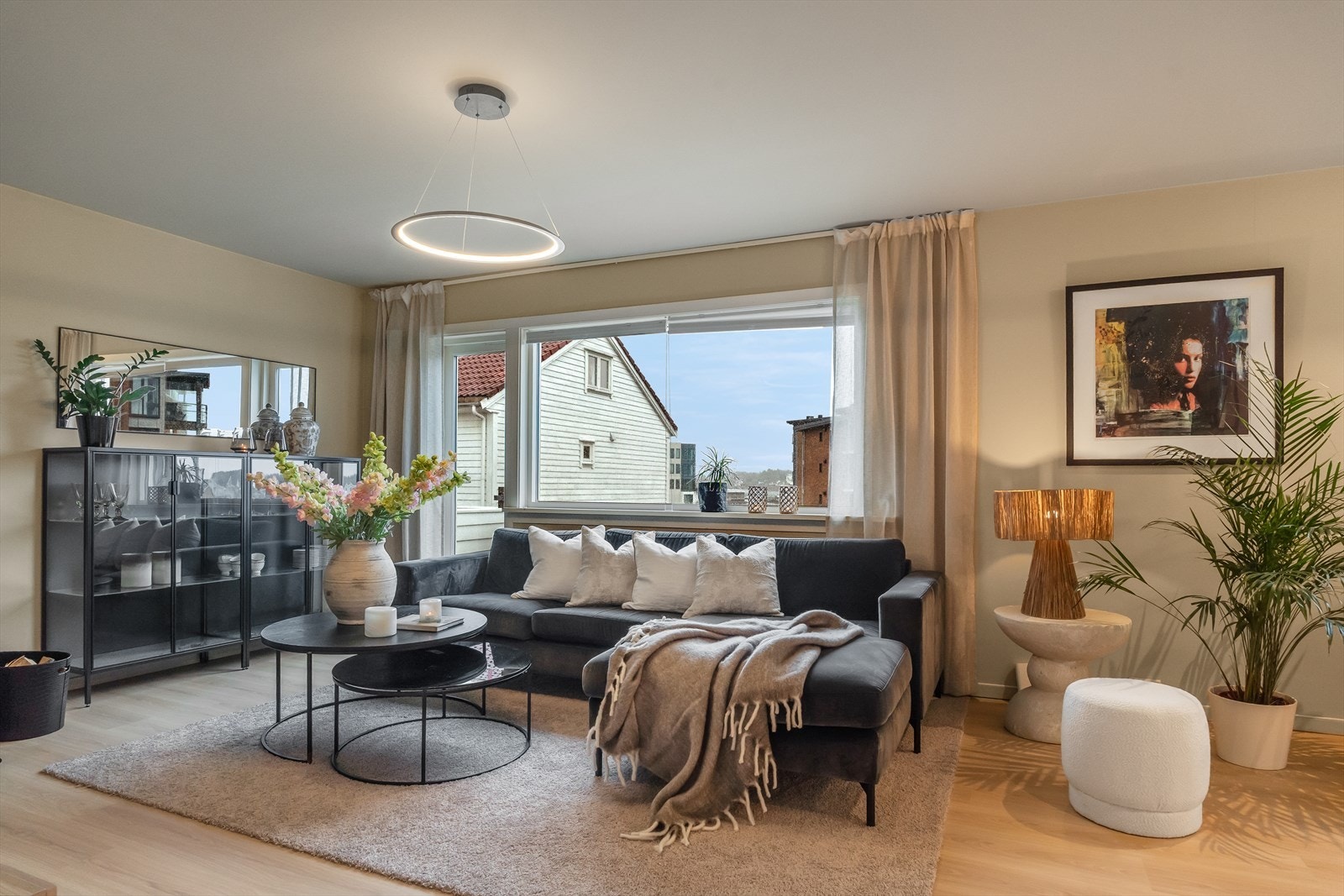 Velkommen til Flathauggata 37, presentert av eiendomsmegler Rami Herz. Foto: Mari Staveland. Galleribilde