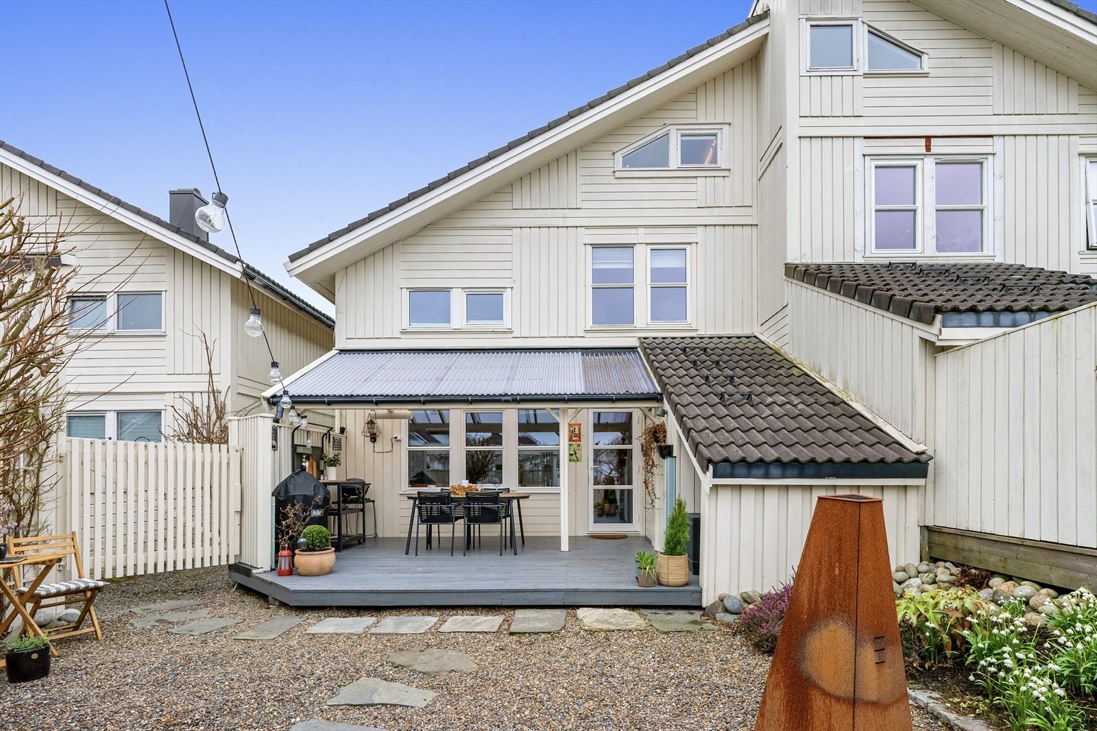 Man har også tilgang til uteområdet fra utsiden. Galleribilde