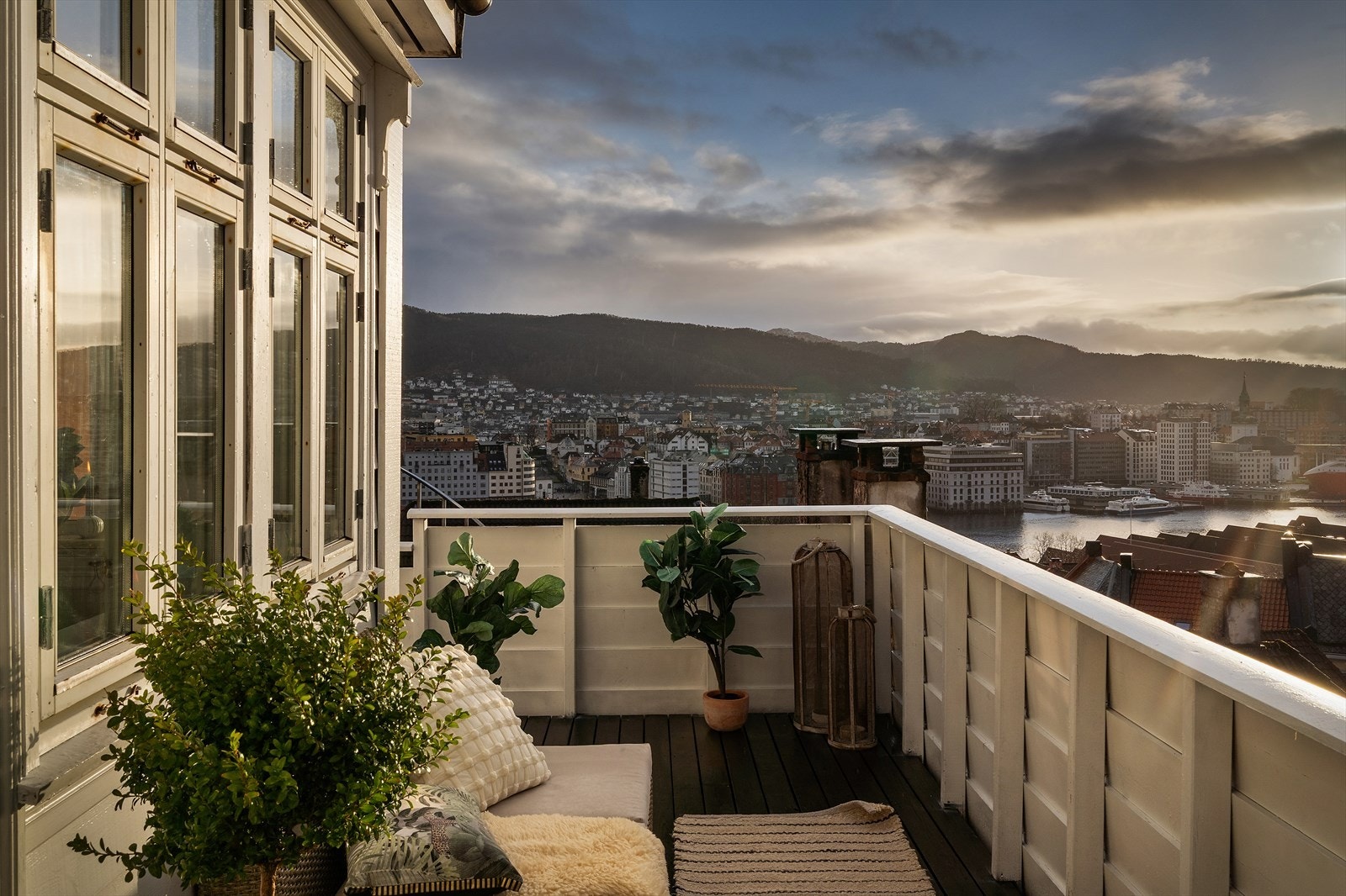 Velkommen til Nedre Blekeveien 4! En lekker enebolig presentert av Eivind Markhus v/ Eiendomsmegler 1. Foto: Imotiv.no Galleribilde