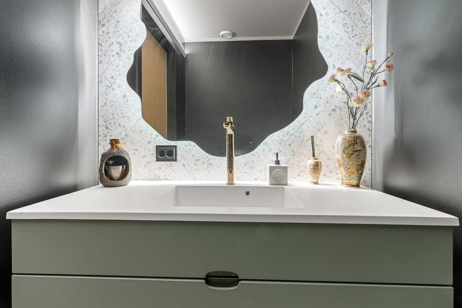 Innredning med skuffer. Galleribilde