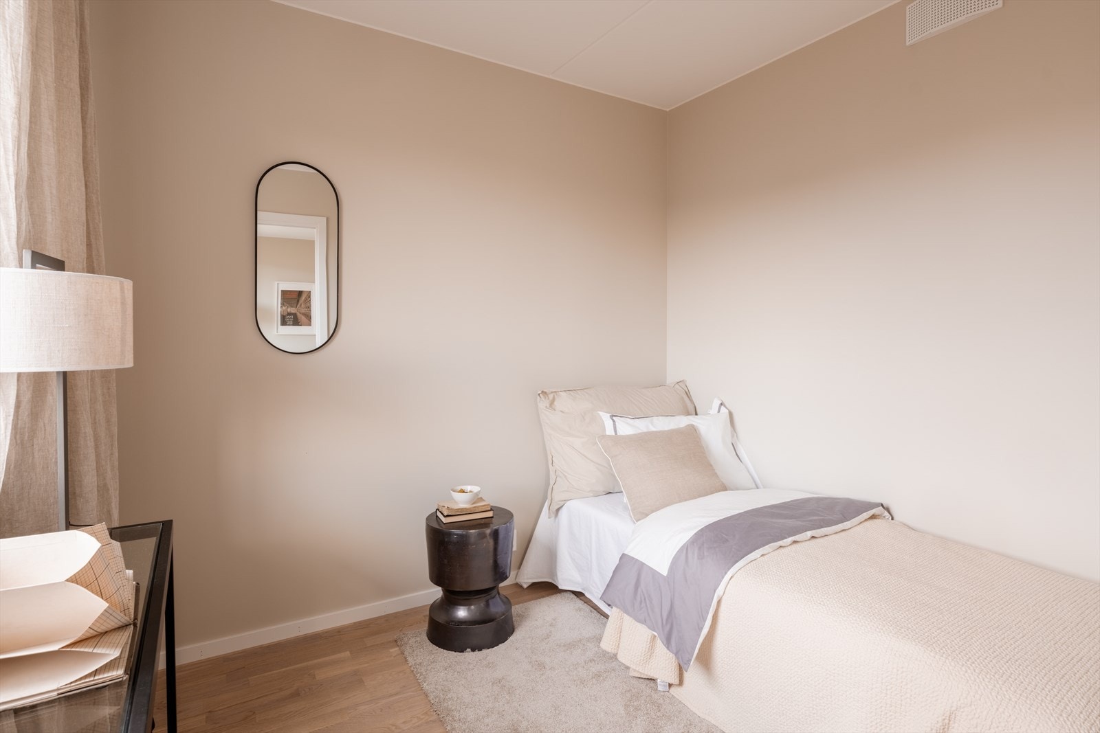 Leilighetens tredje soverom egner seg som gjesterom, barnerom eller kontor. Galleribilde