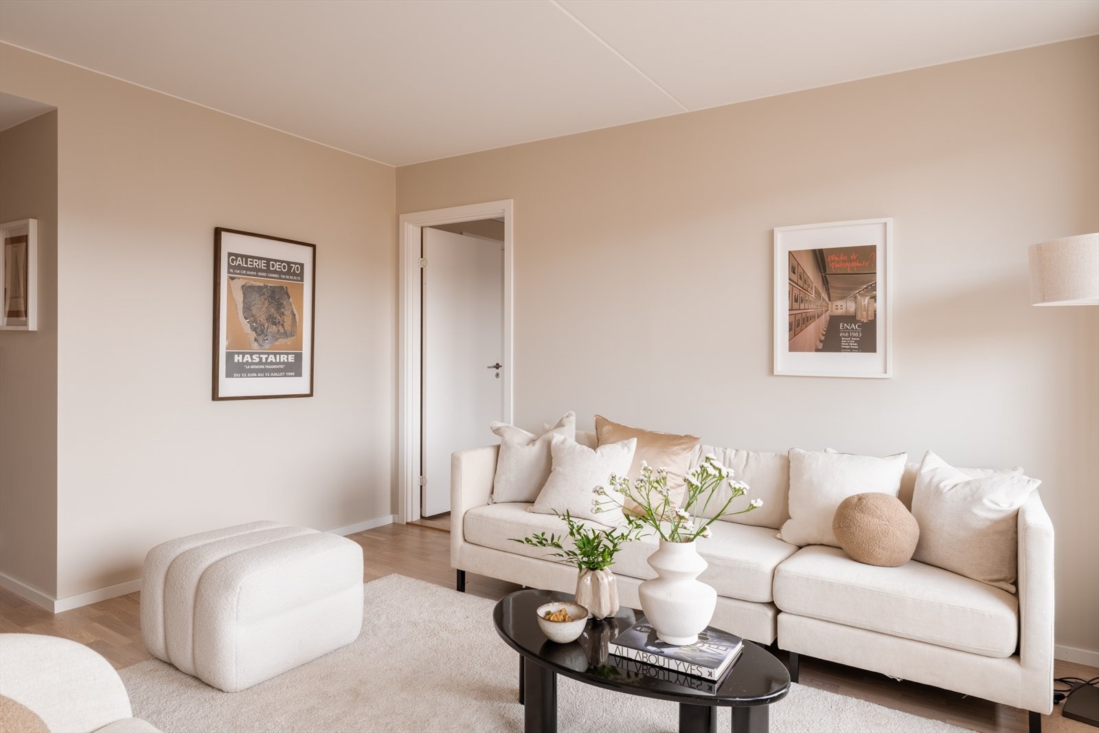 Fra stuen er det tilgang til boligens to andre soverom. Galleribilde