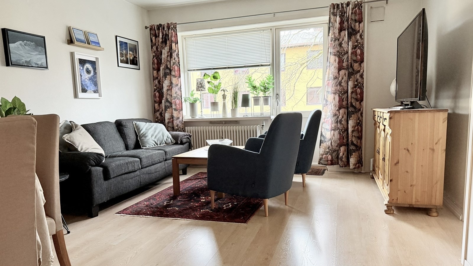 Stue med utgang til balkong Galleribilde