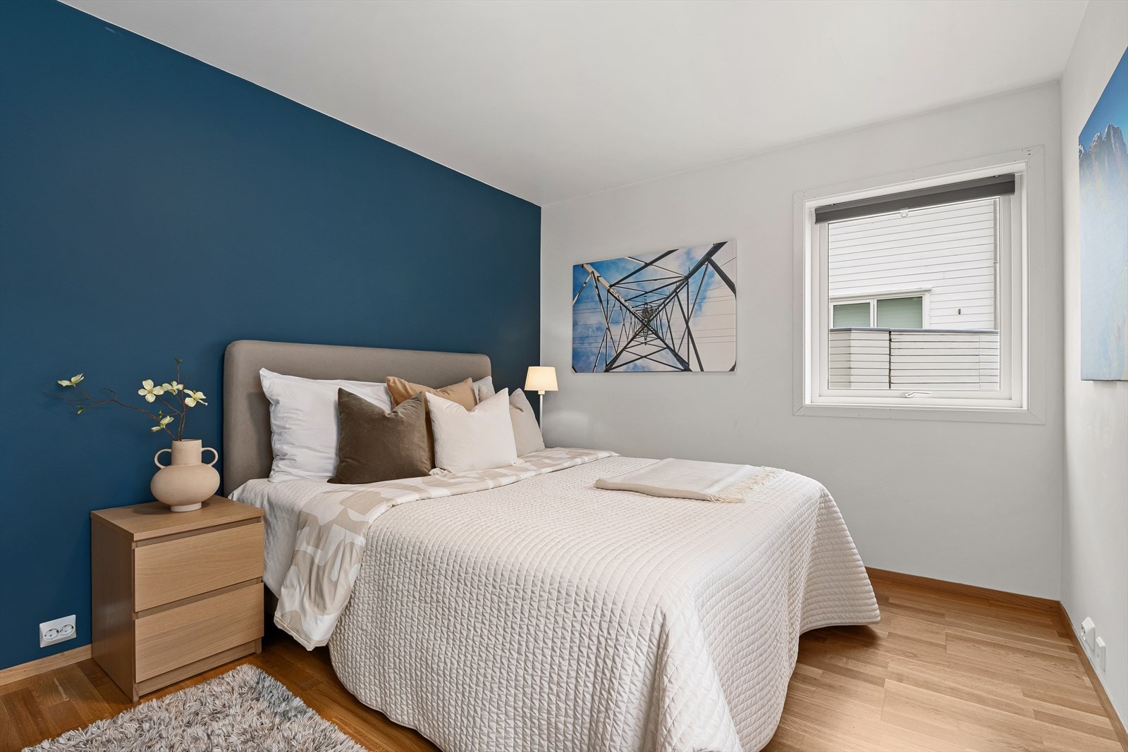 Her har man god plass til dobbeltseng Galleribilde