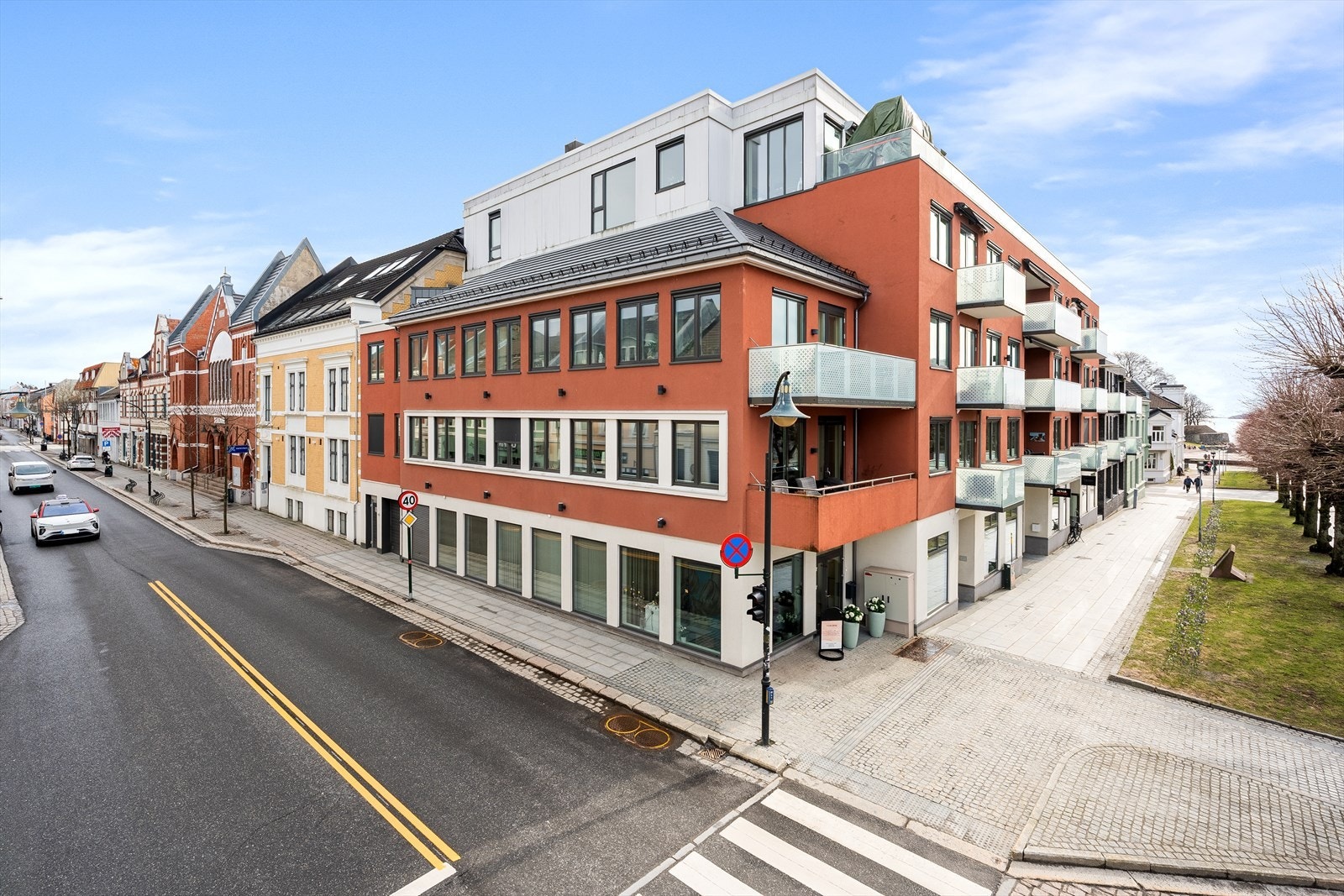Leiligheten ligger i Arbeideren og har sentral beliggenhet i Kvadraturen med kort gangavstand til det meste. Galleribilde
