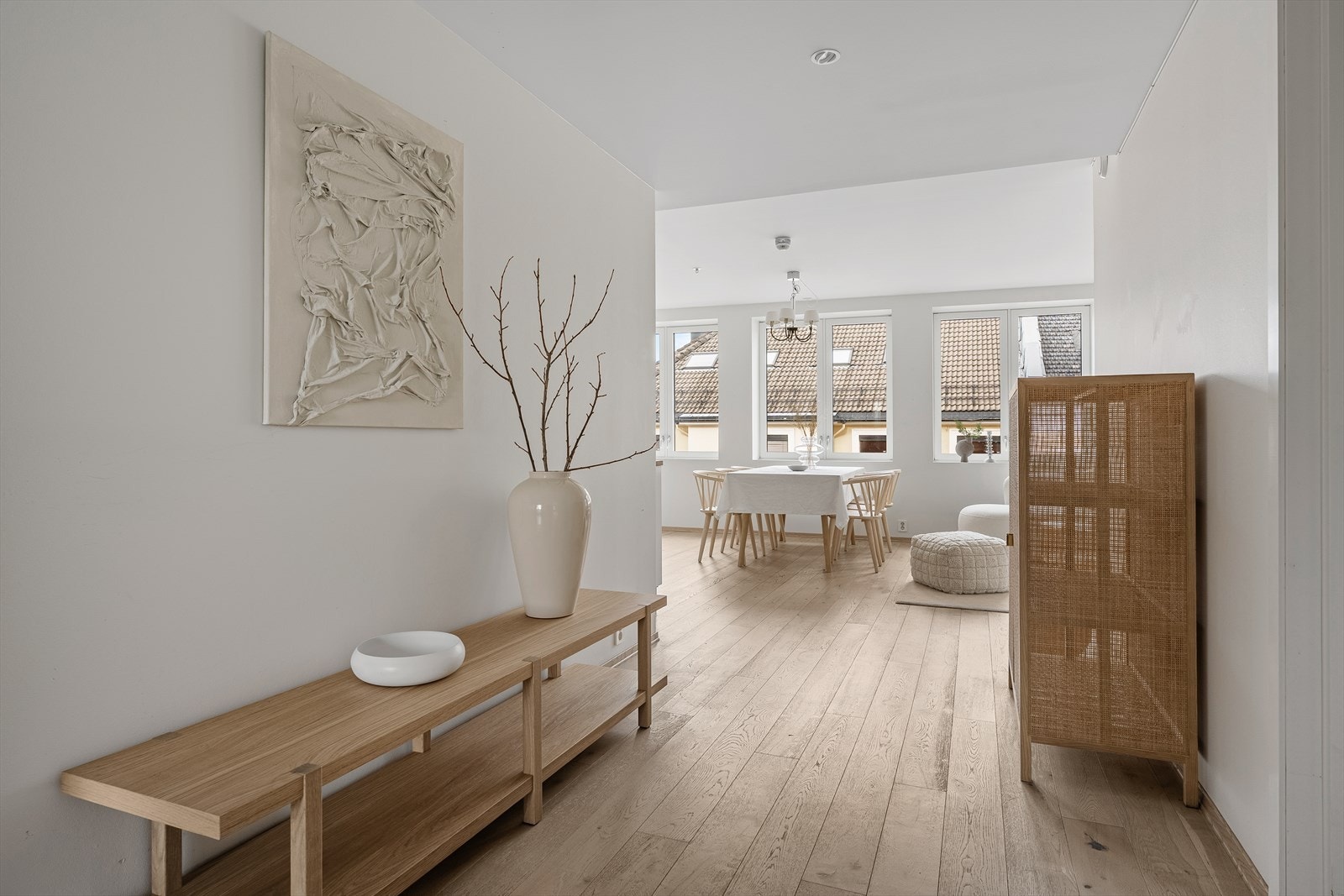 Lys og romslig gang. Galleribilde