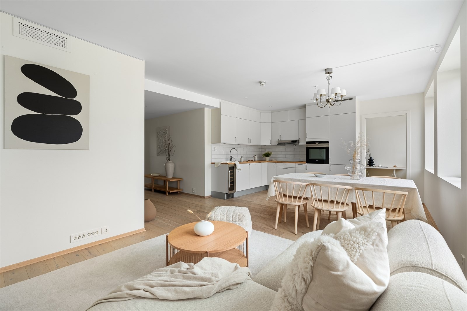 Det tredje av boligens soverom er forbi kjøkkenet. Galleribilde