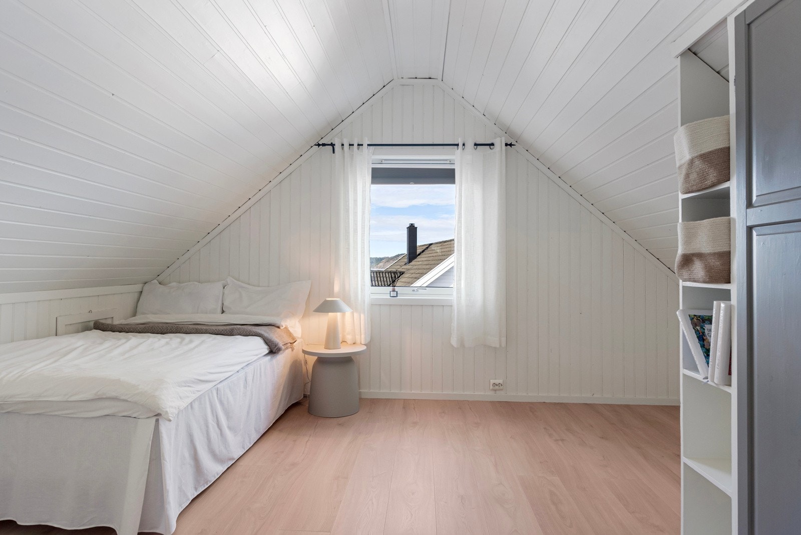 Loftet er nylig oppgradert med nye gulv. Galleribilde