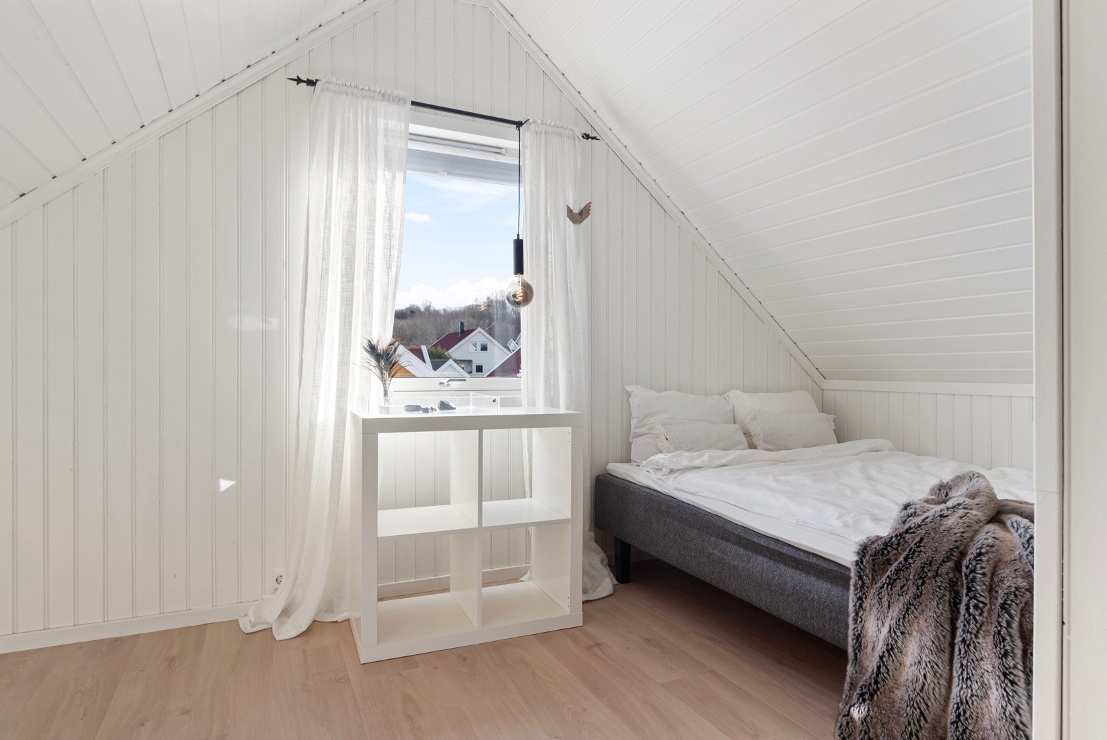 Soverommene har god størrelse på hhv. 15 kvm og 12 kvm. Galleribilde