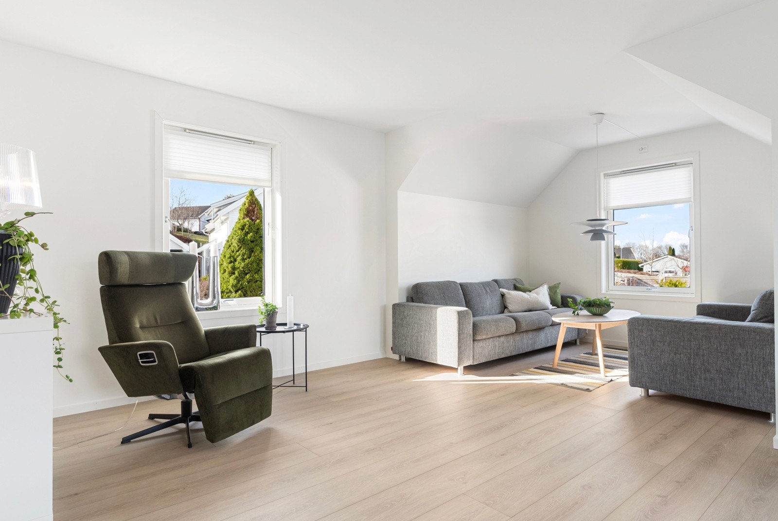 Alle overflater i hovedetasjen er pusset opp i nyere tid. Galleribilde