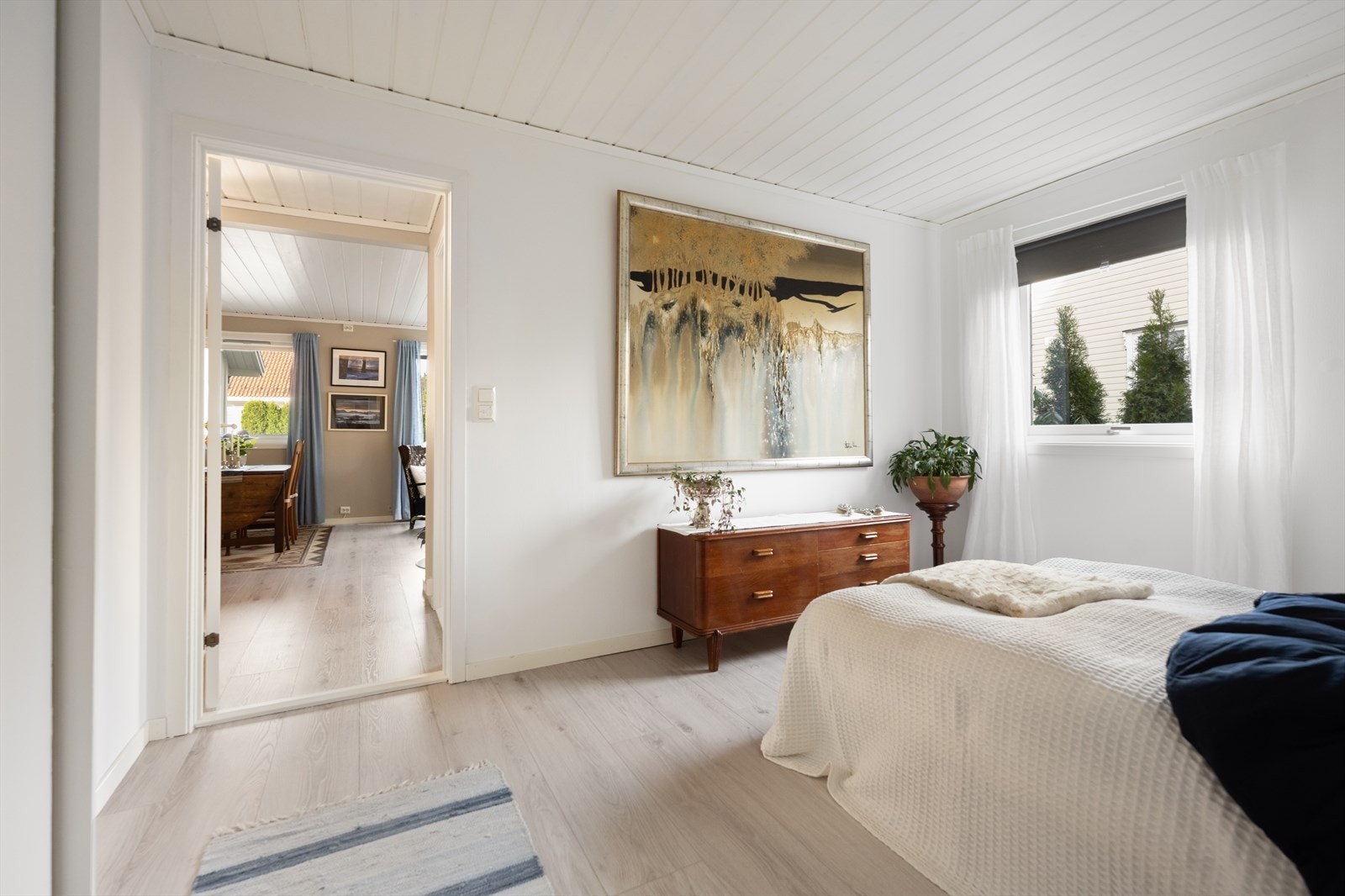 Fra soverommet har du enkel tilgang til boligens øvrige oppholdsrom. Galleribilde