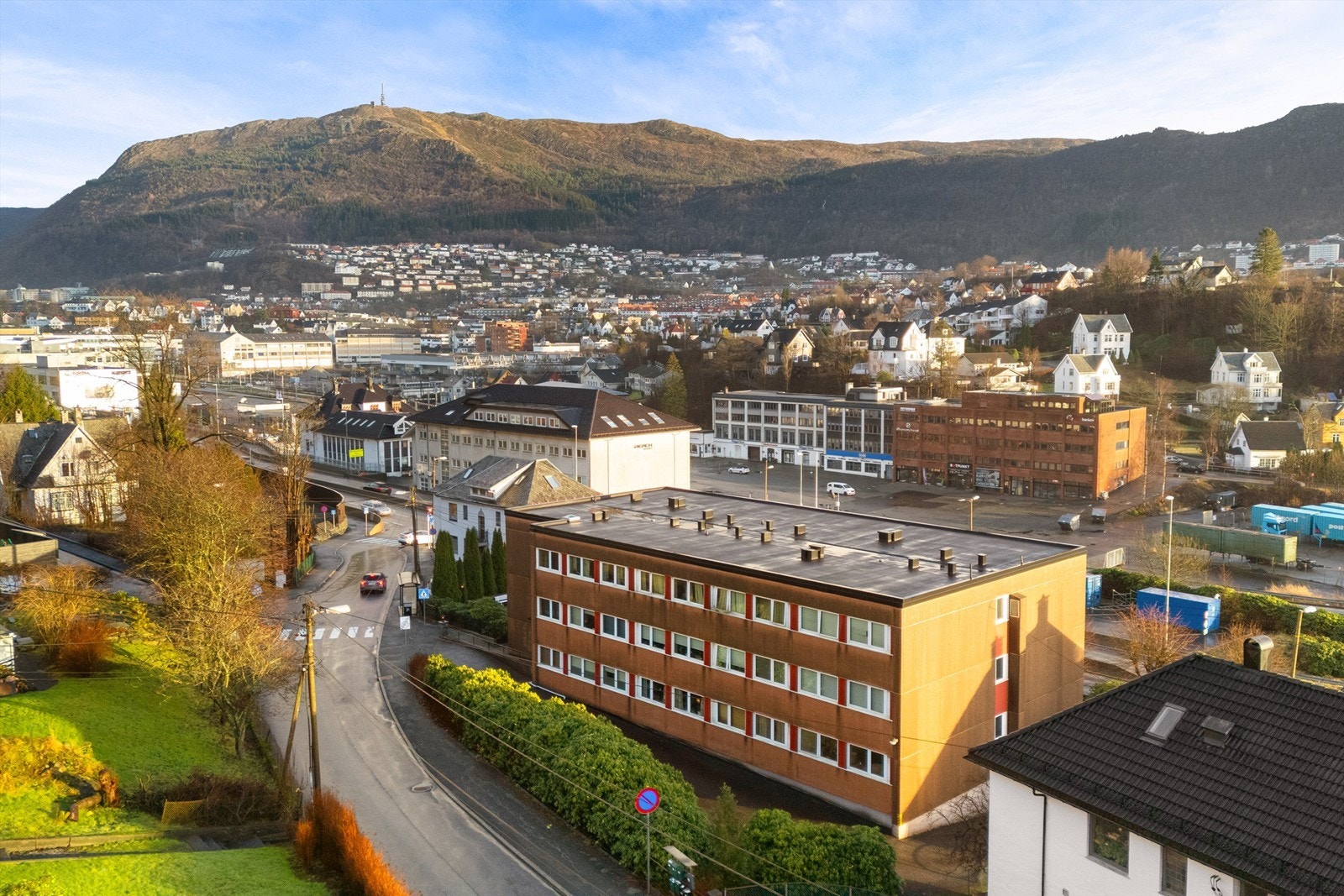 Bygget er fra 1976 og er et veldrevet borettslag. Det er ikke fellesgjeld! Galleribilde