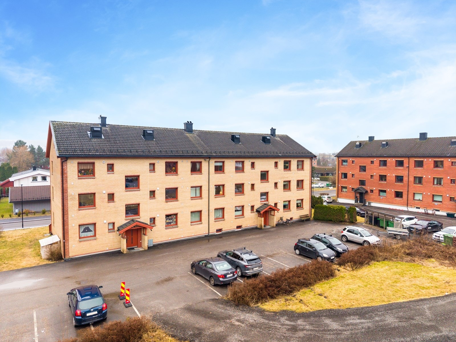 Slottsbrugata 22B har en sentrumsnær og attraktiv beliggenhet på Hovenga i Porsgrunn, som er et av Porsgrunns mest populære boligområder! Galleribilde