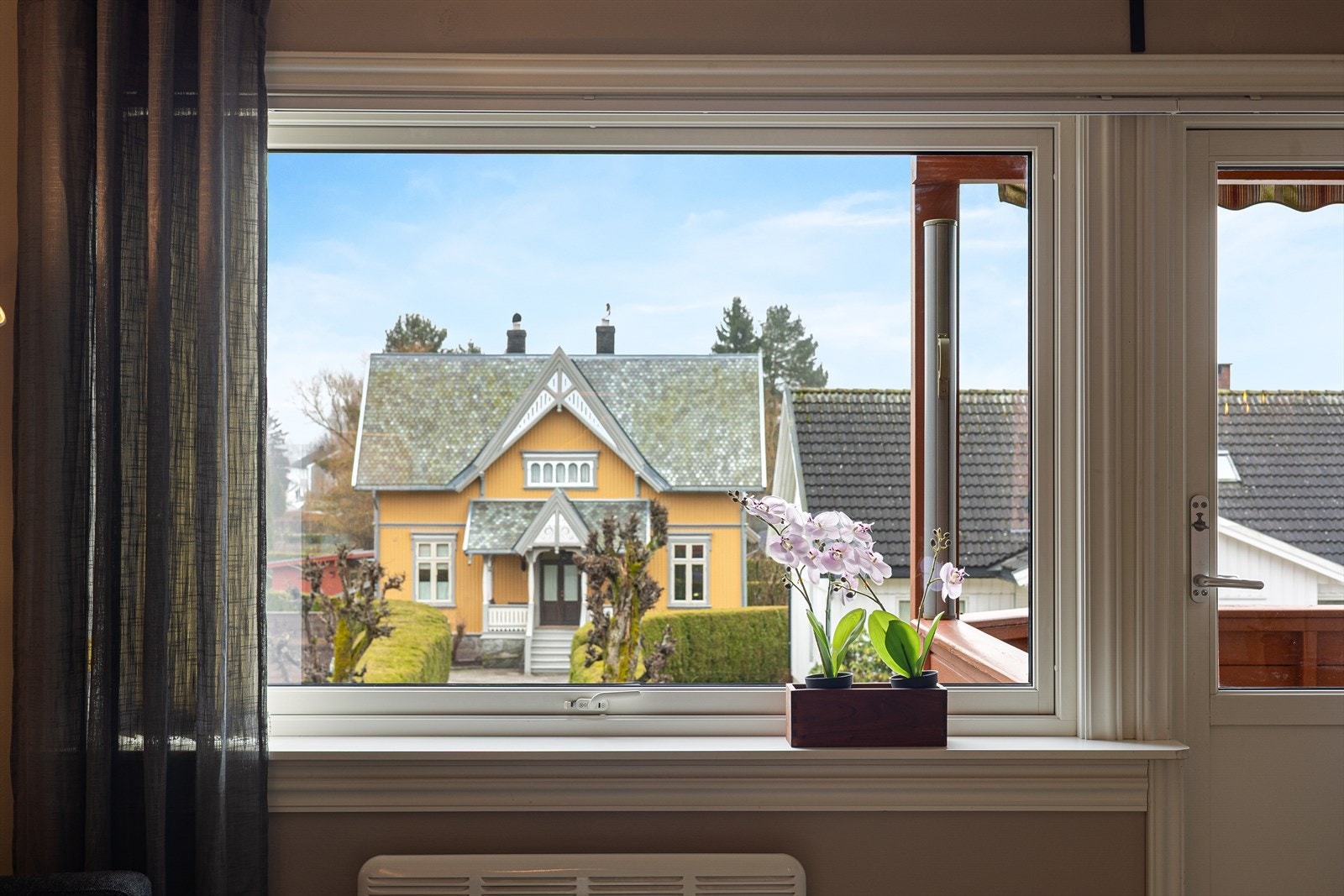 Vinduer og terrassedør ble byttet i 2015. Galleribilde