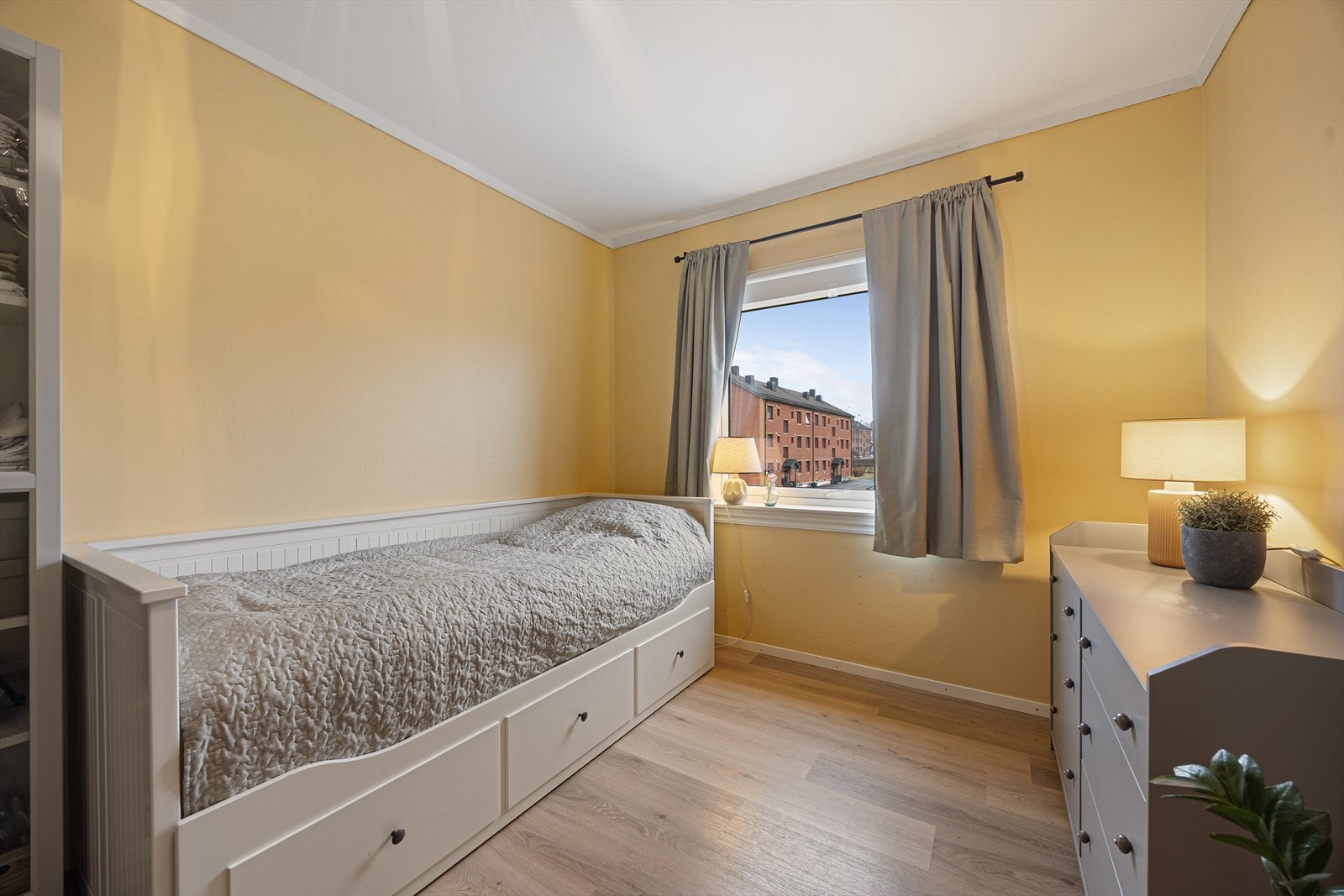 Soverom 2 er også av god størrelse. Galleribilde