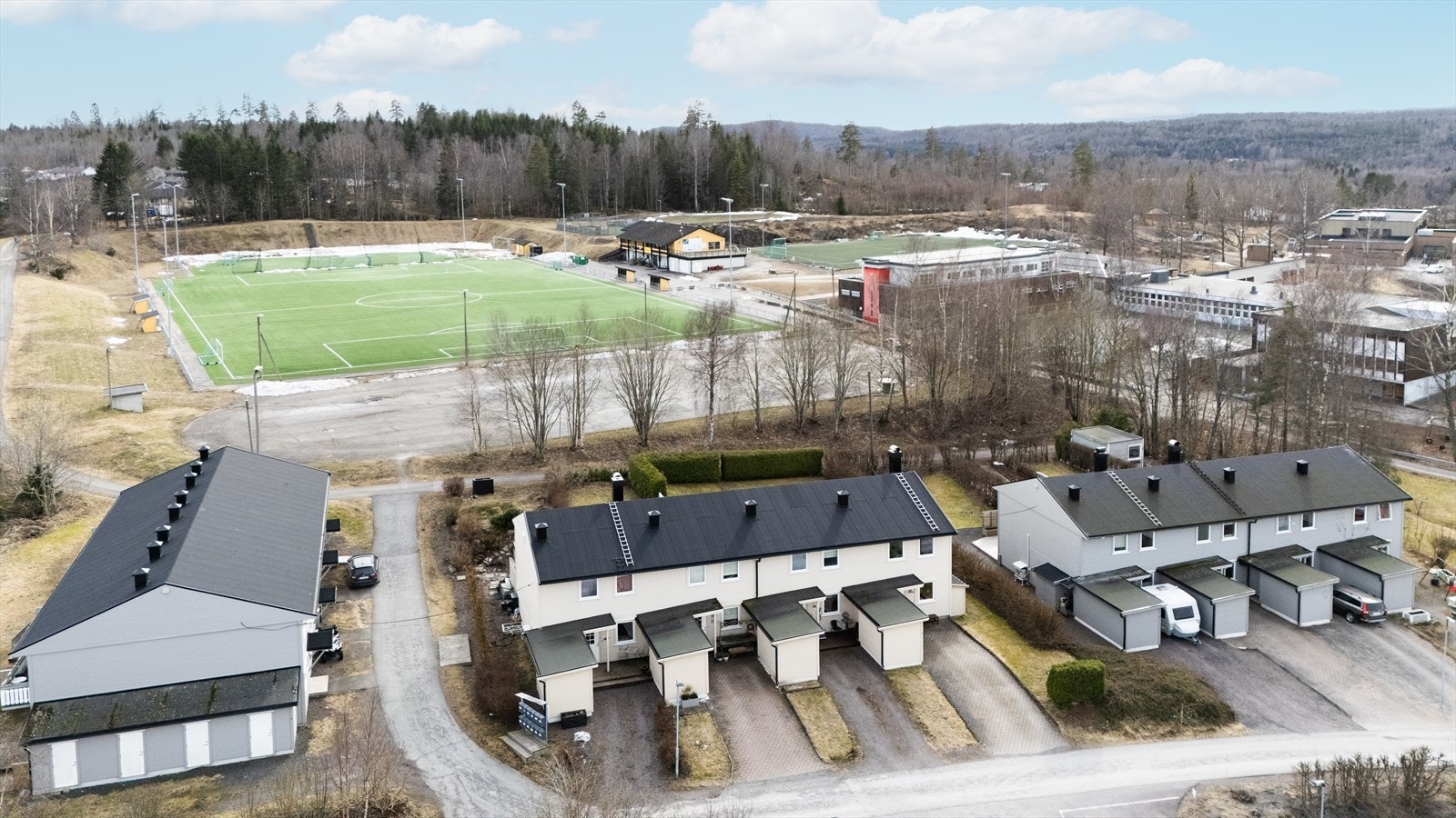 Dronefoto av leilighetsrekken Galleribilde