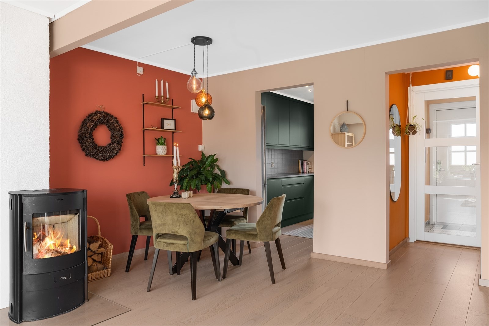 Koselig stue med peis Galleribilde