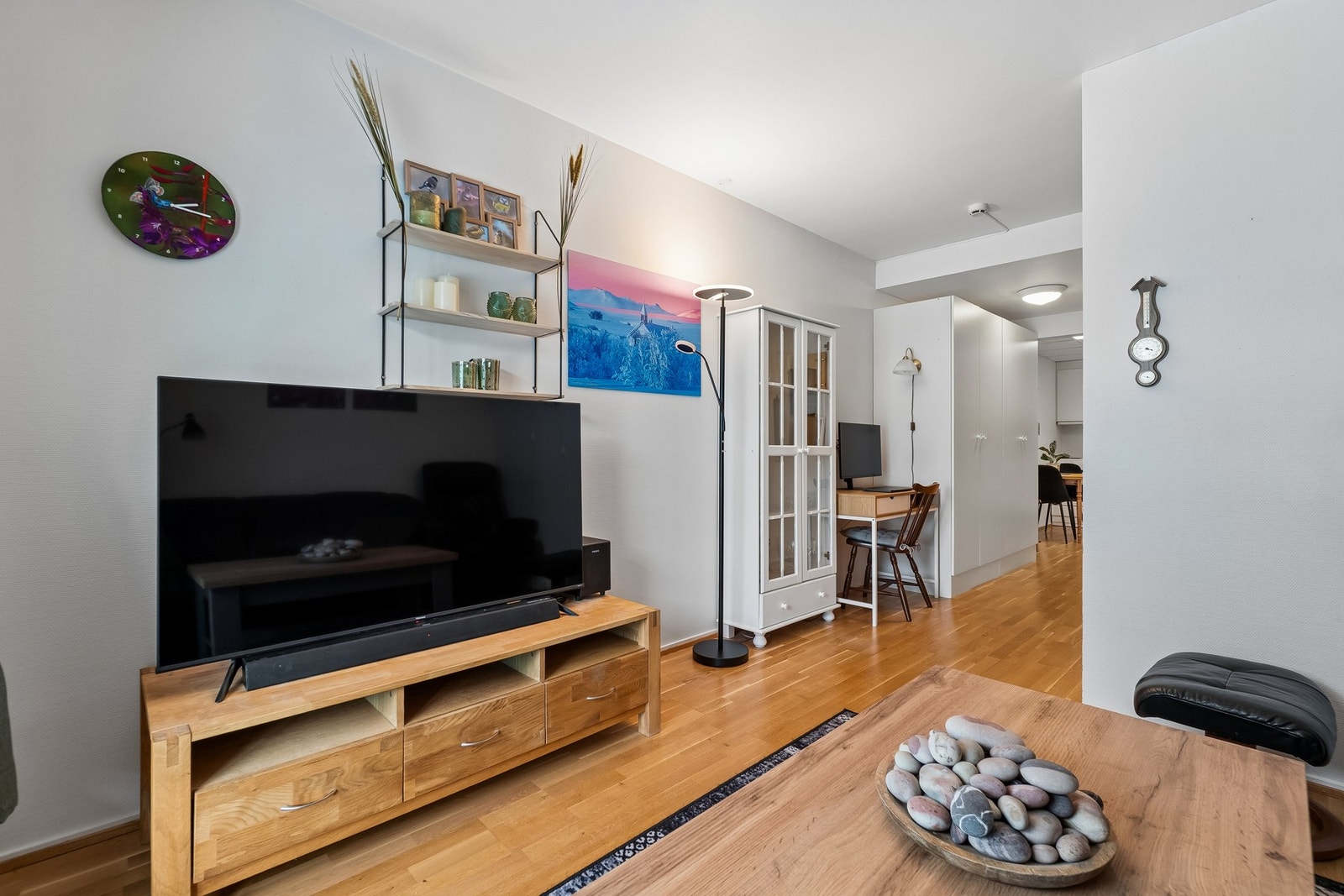 Her får du en praktisk og arealeffektiv andelsleilighet med sentral beliggenhet. Galleribilde