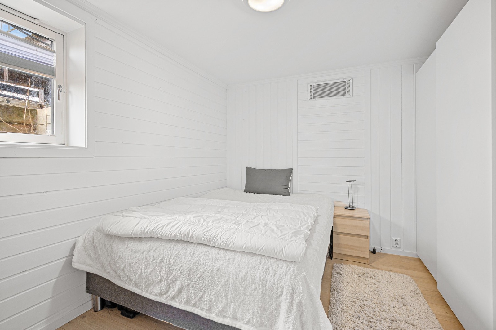 Soverom i sokkeletasje på 9,1 kvm. Galleribilde