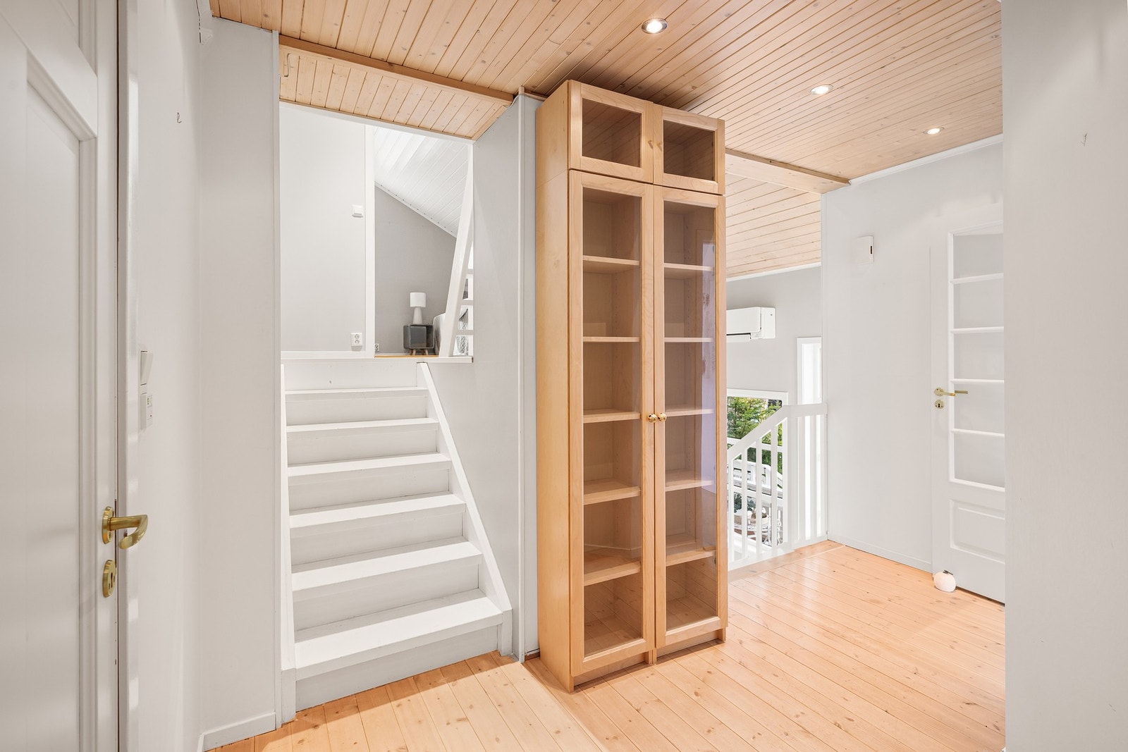 Vi tar turen opp til 2.etasje. Galleribilde