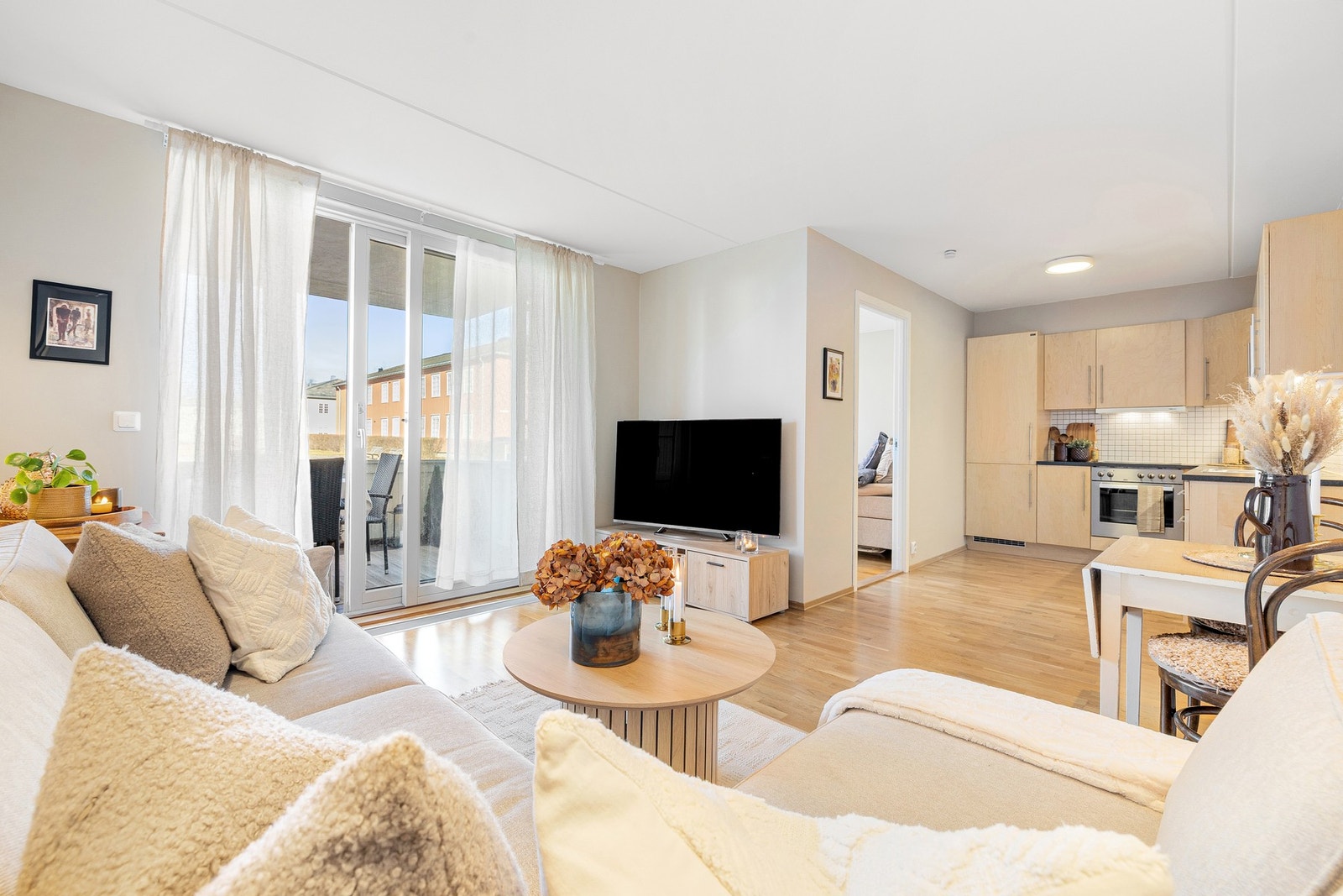Åpen stue/-kjøkkenløsning på 21,7 m² Galleribilde