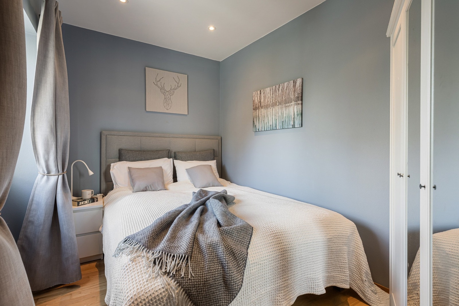 Soverom med behagelige fargevalg Galleribilde