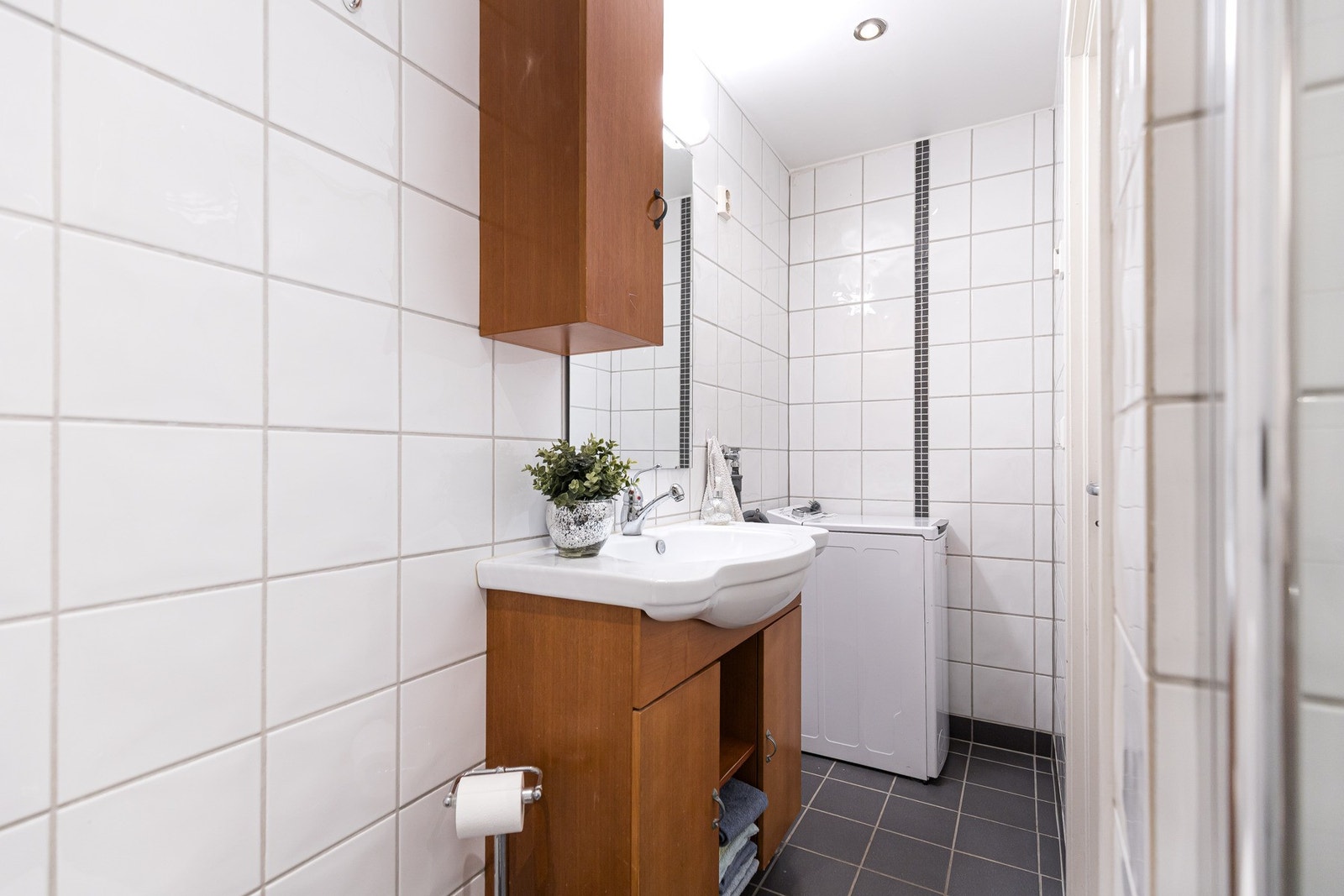 Opplegg for vaskemaskin og tørketrommel. Galleribilde