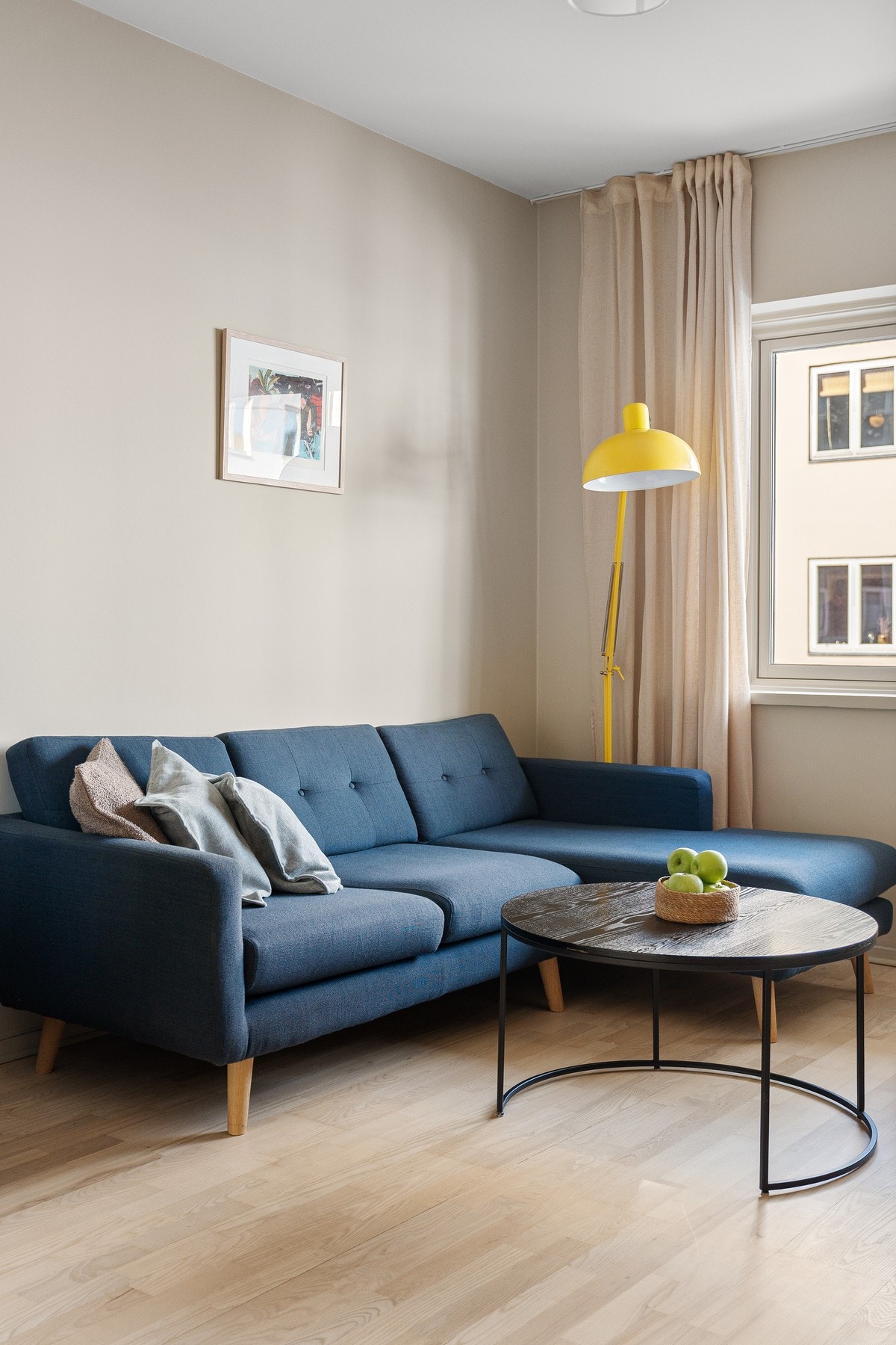 Leiligheten er malt i delikate og tidløse jordtoner. Galleribilde