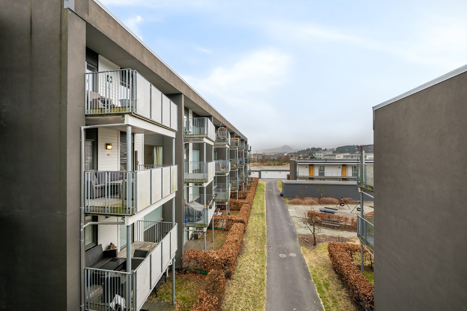 Leiligheten er flott plassert på hjørnet i tredje etasje. Galleribilde