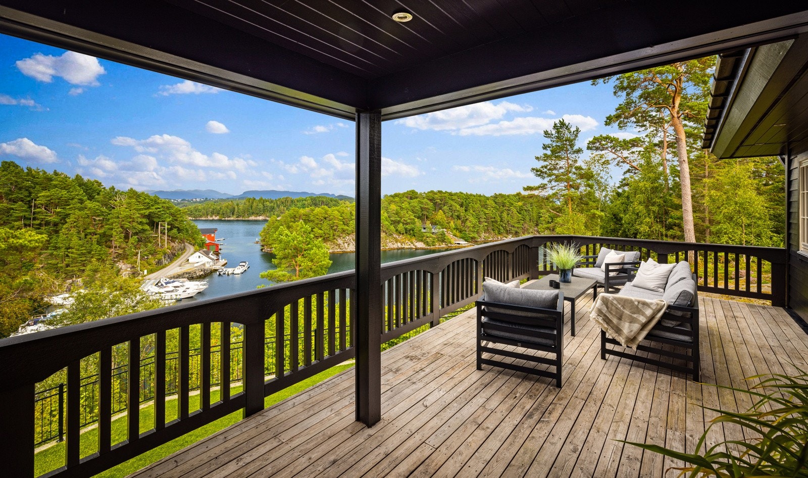 Litt takoverbygg er praktisk hvis det skulle komme noen dråper. Galleribilde