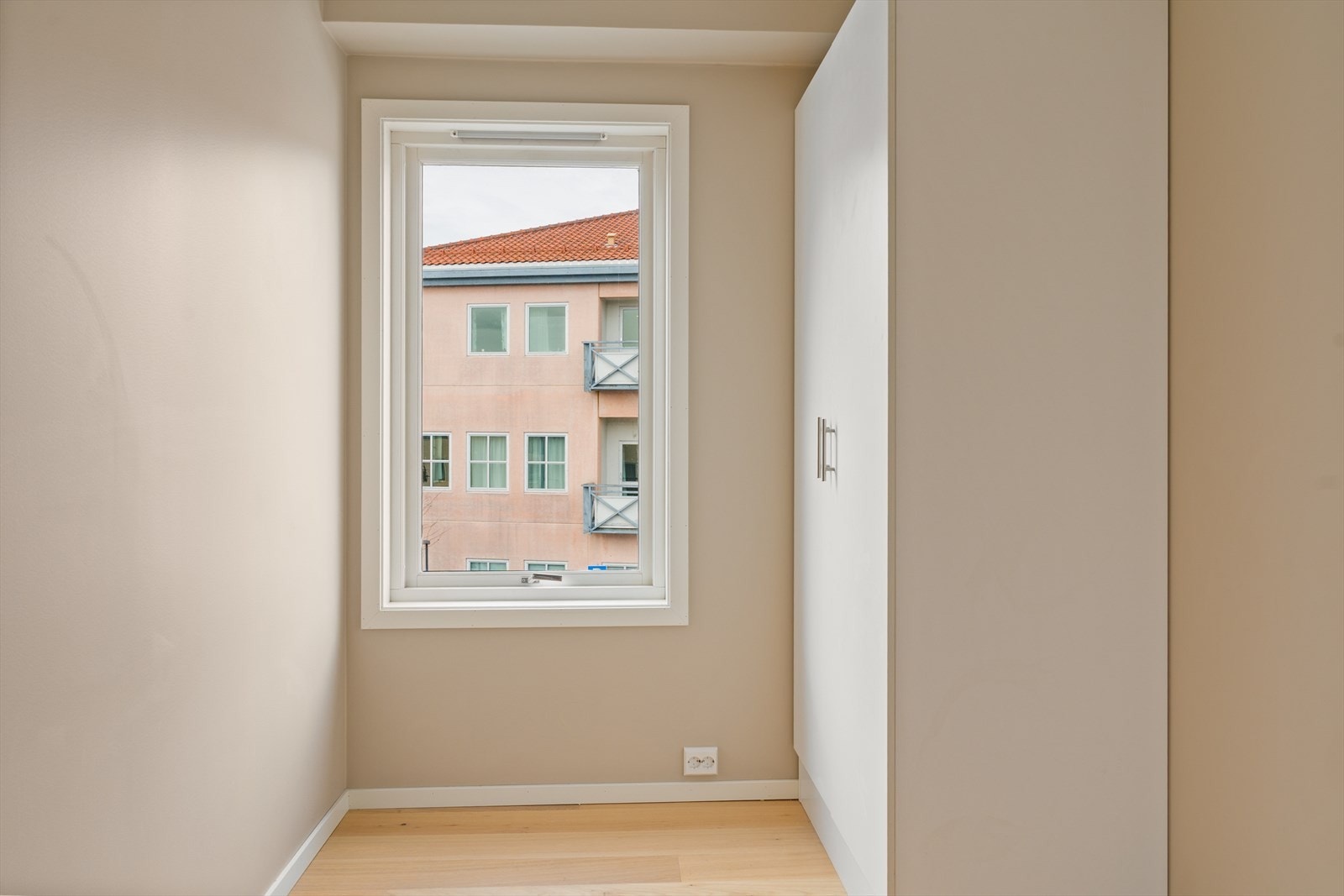 Perfekt til barnerom, gjesterom eller hjemmekontor Galleribilde