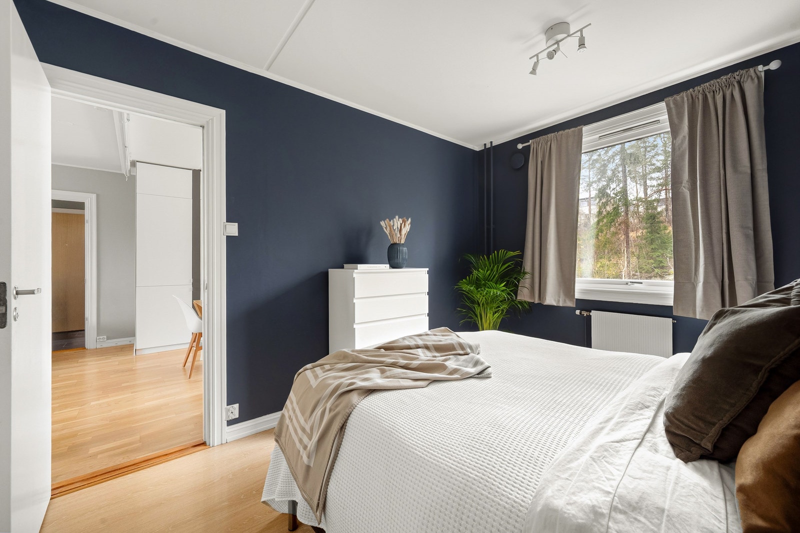 Soverommet ligger vendt mot rolige omgivelser. Galleribilde