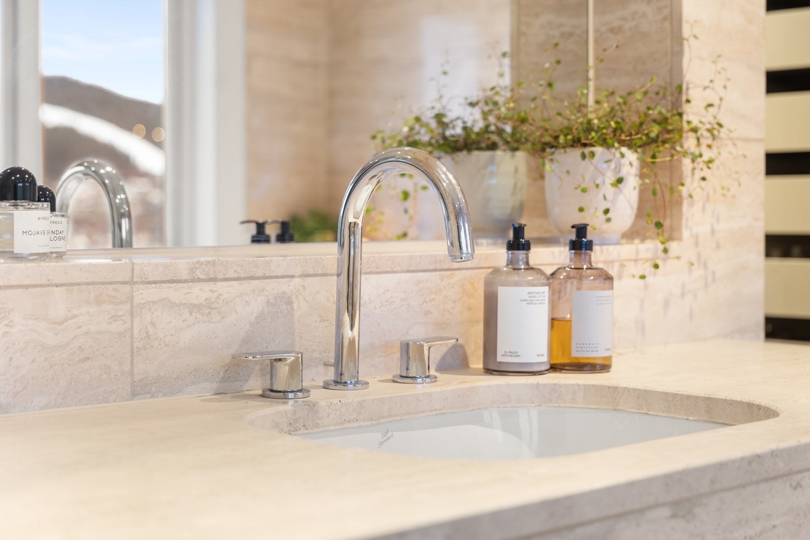 Eksklusivt og klassisk preg med gjennomførte detaljer Galleribilde