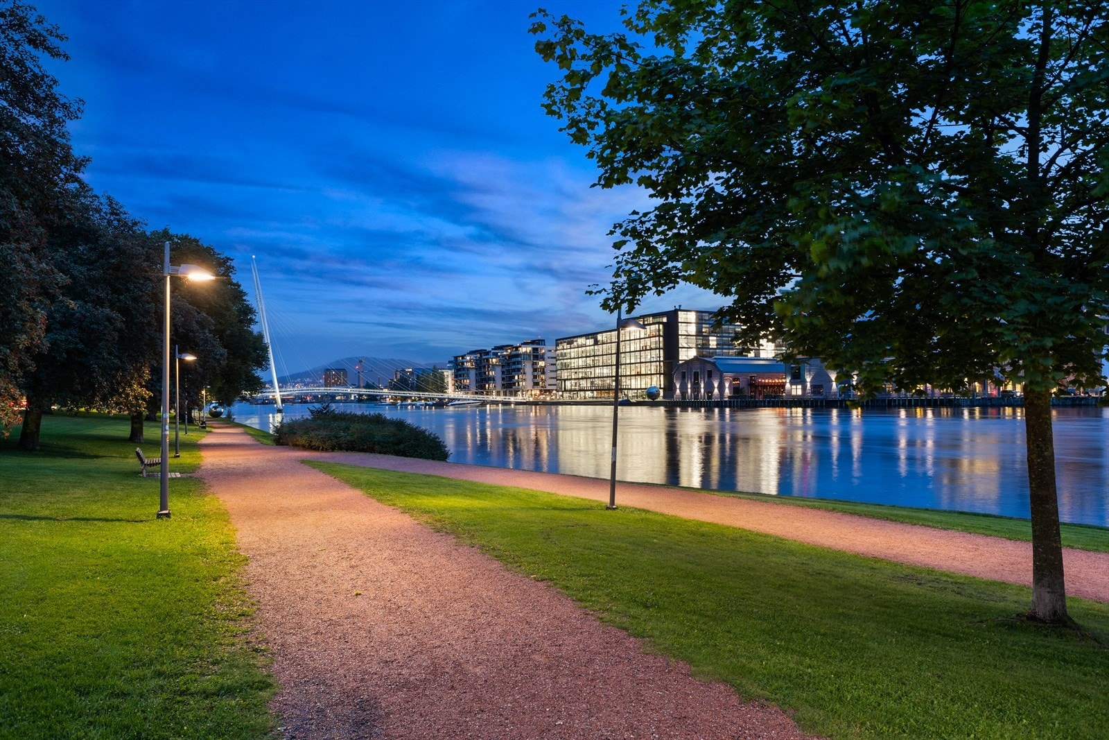 Nærhet til elva - Her kan du gå eller jogge elvelangs i flotte omgivelser Galleribilde