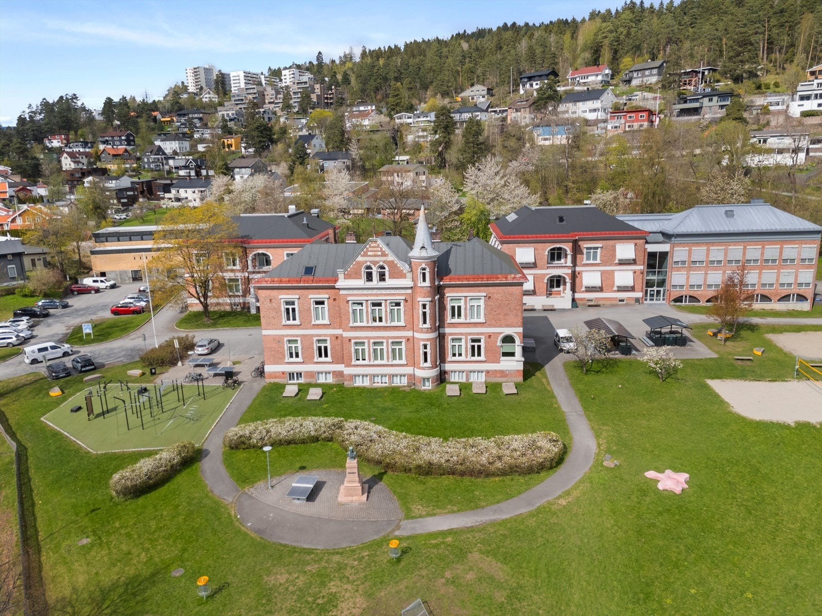 Kort gangavstand til Børresen Ungdomsskole Galleribilde