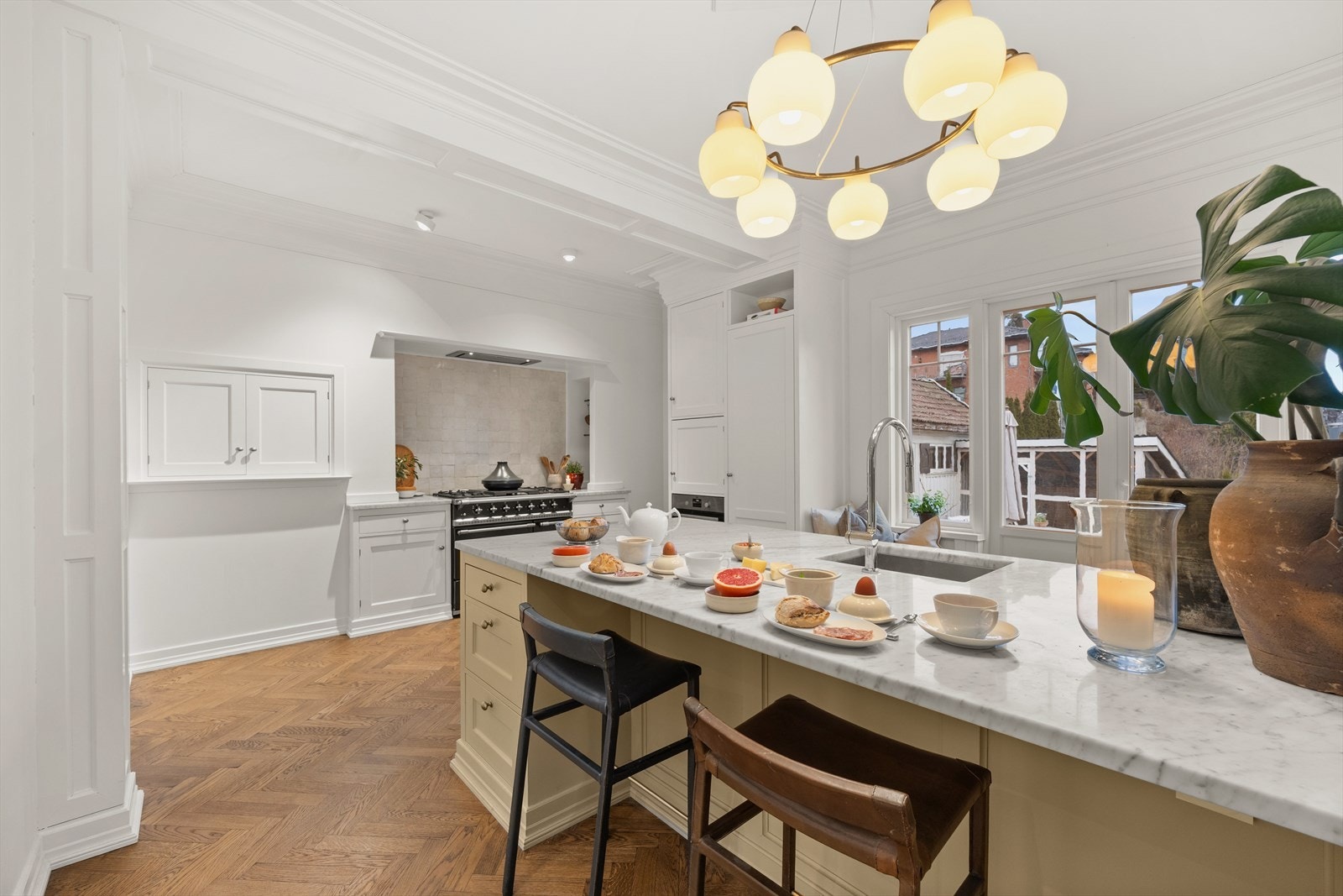 Boligen har et eksklusivt og vakkert kjøkken fra Kvanum Galleribilde