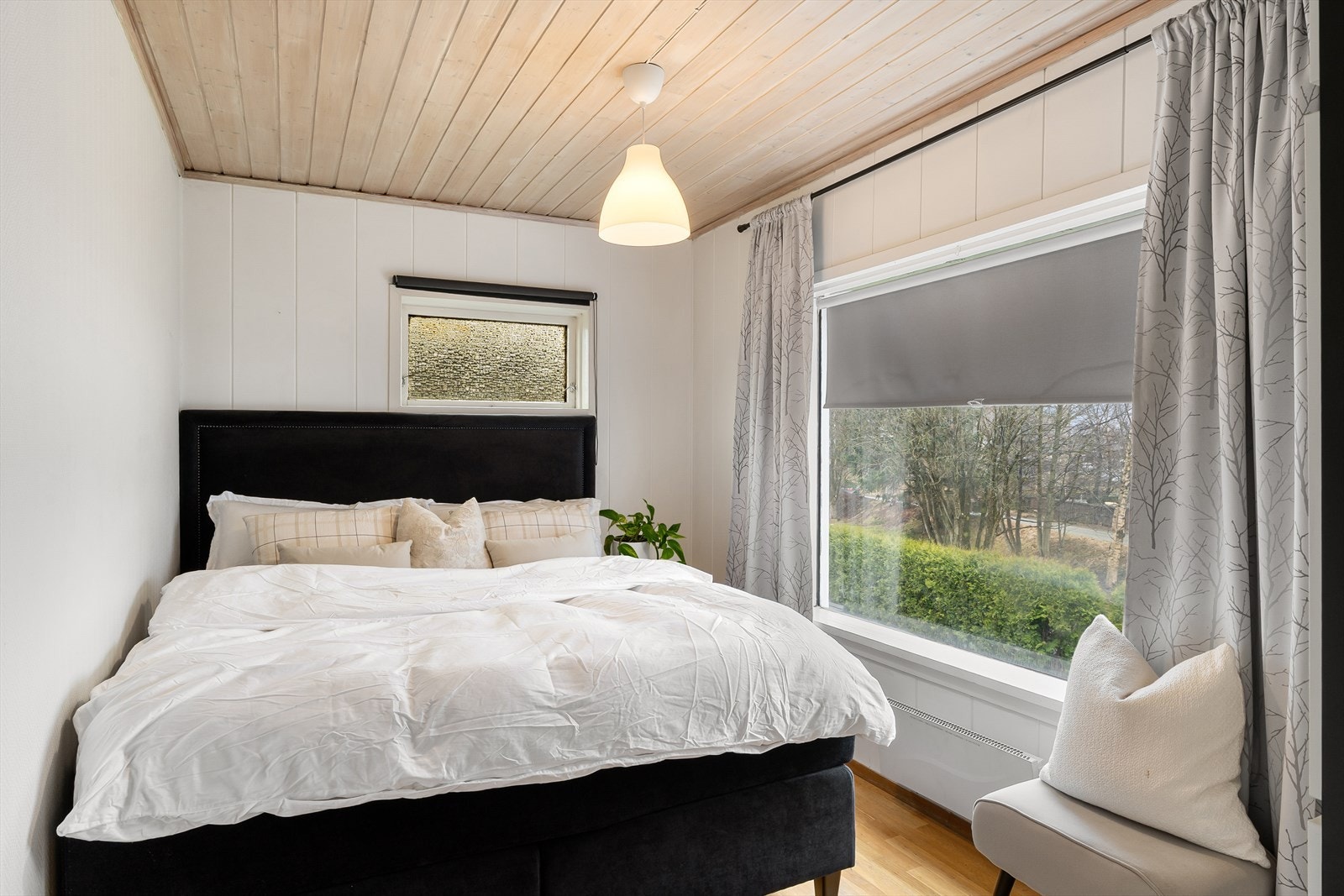 Romslig soverom nr. 1 med garderobeplass Galleribilde