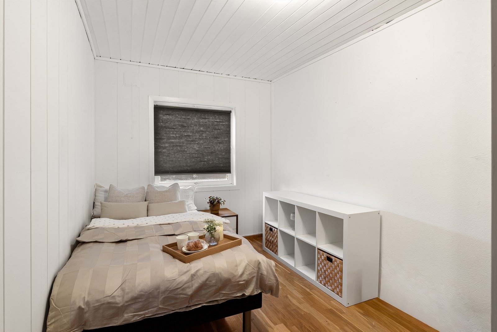 Soverom 2 med plass til garderobe Galleribilde