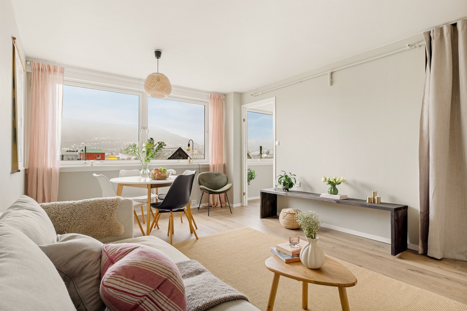 Velkommen til Håsteins gate 9! Presentert av Emre Anthonisen - Eiendomsmegler Krogsveen Galleribilde