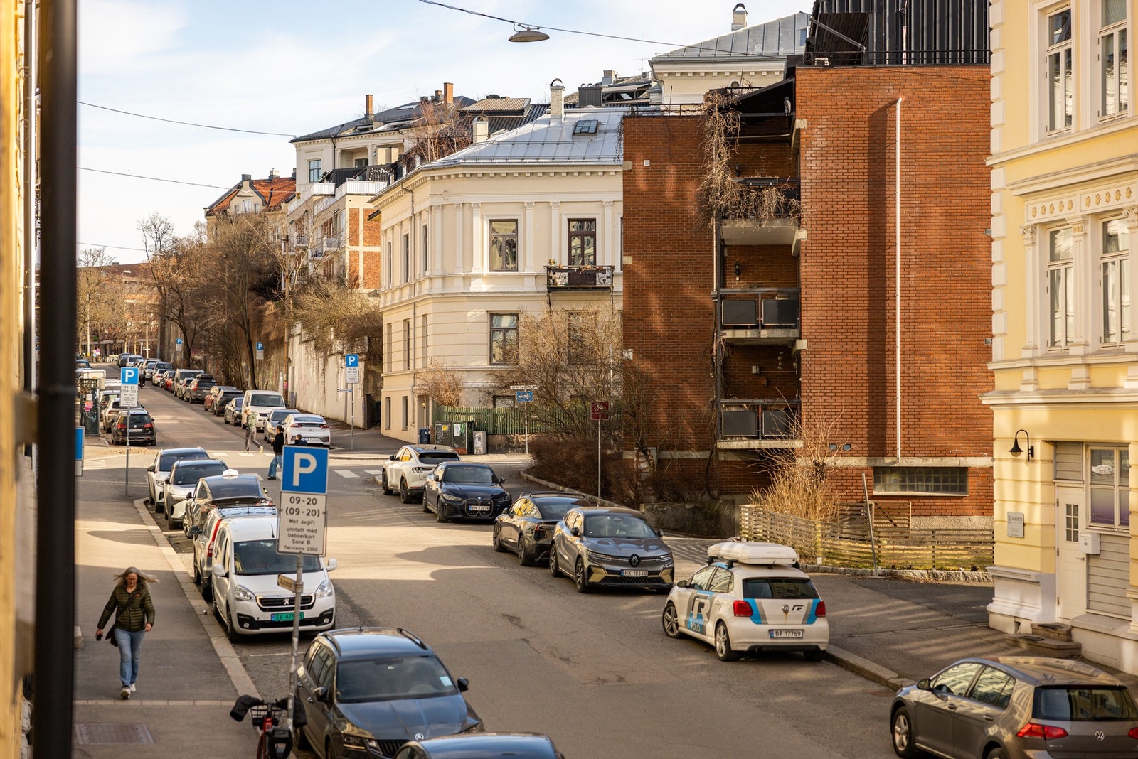 Leiligheten vender ut mot hyggelig gate. Galleribilde