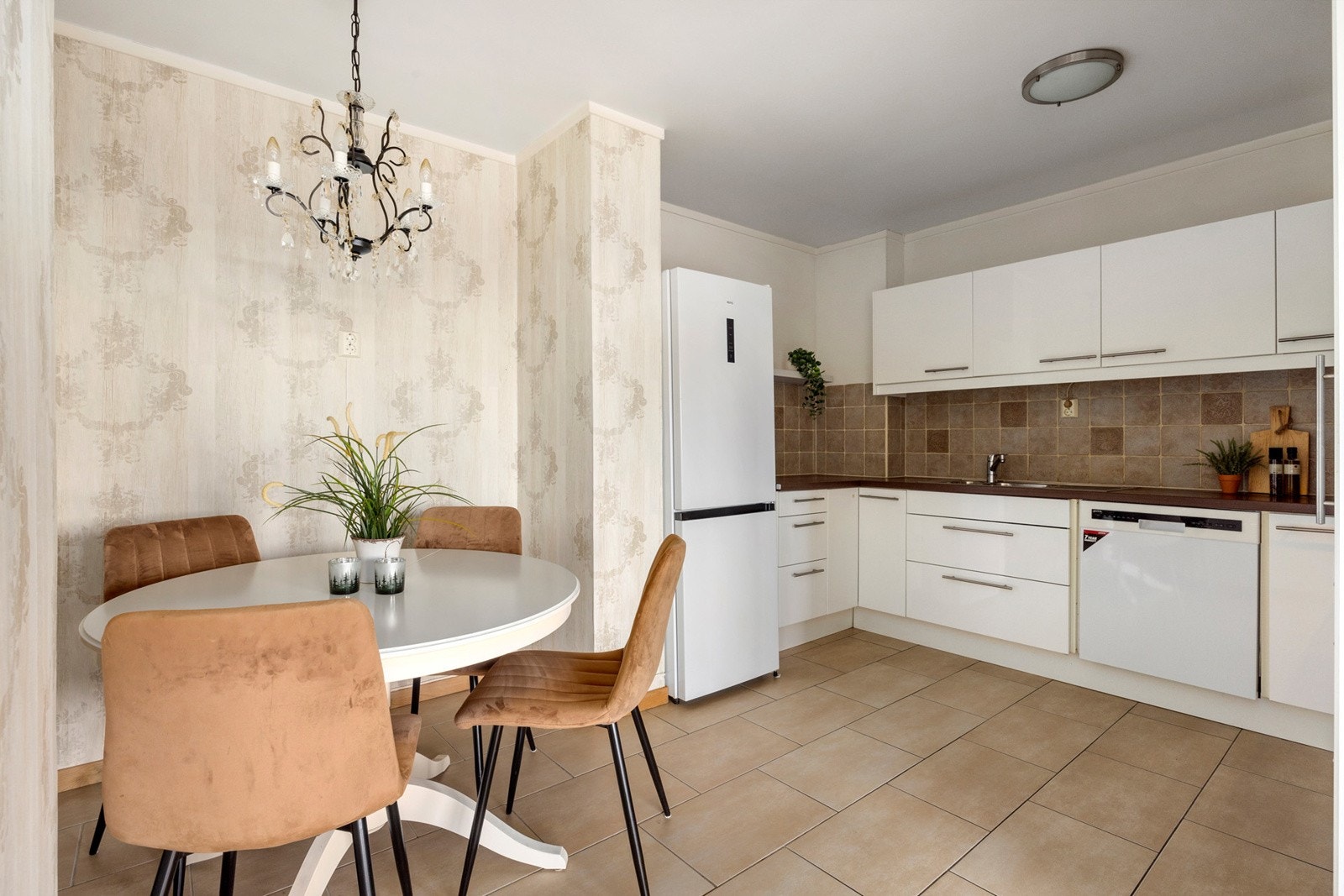 Kjøkken og spisestue Galleribilde