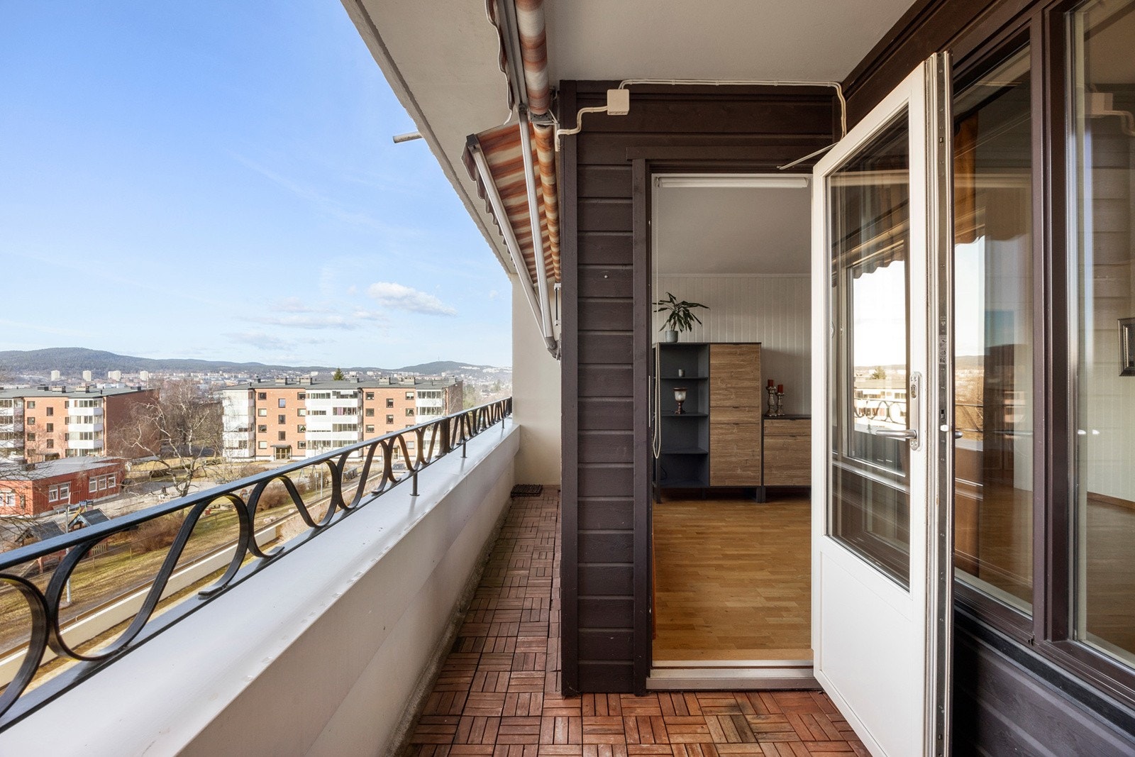 Nordvestvendt balkong på ca 6 kvm med fin utsikt Galleribilde