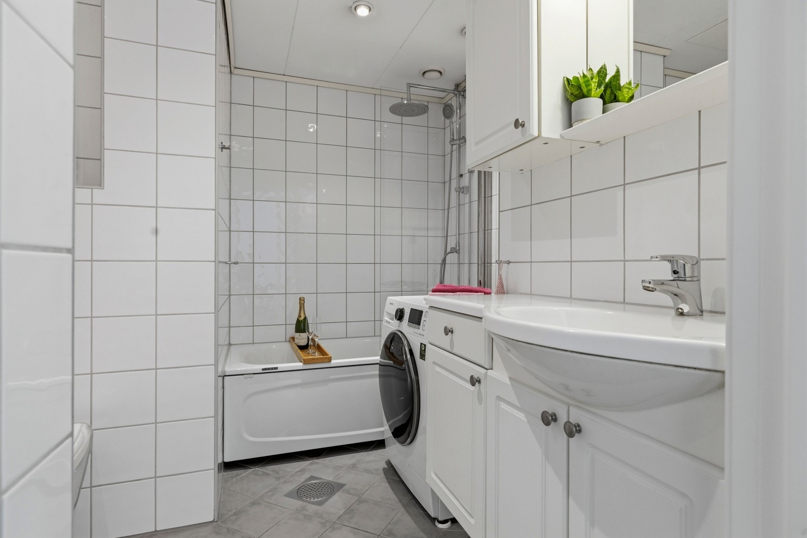 Badet ble pussett opp i regi av borettslaget på 2000 tallet. Galleribilde