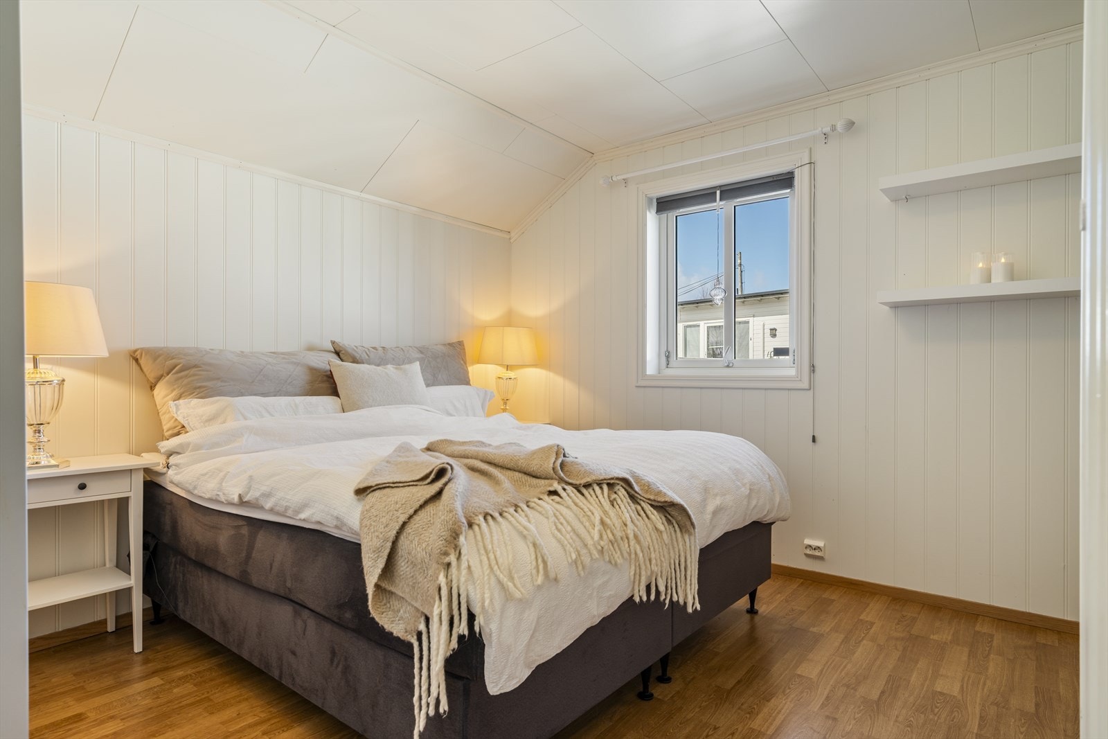 Boligen har tre soverom i 2. etasje av god størrelse Galleribilde